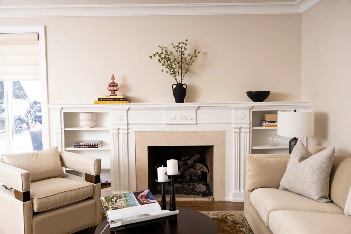 The living room at The Wimbleton Project embraces layered textures, comfortable seating, and thoughtful design details. 

Photographed by @jbellini.visions 

#livingroom #layered #interiordesign #livingroomdesign