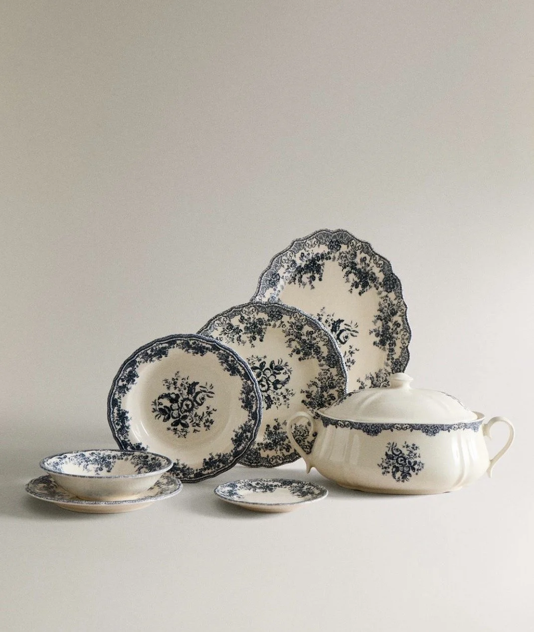 Vaisselle faïence imprimé fleurs bleu