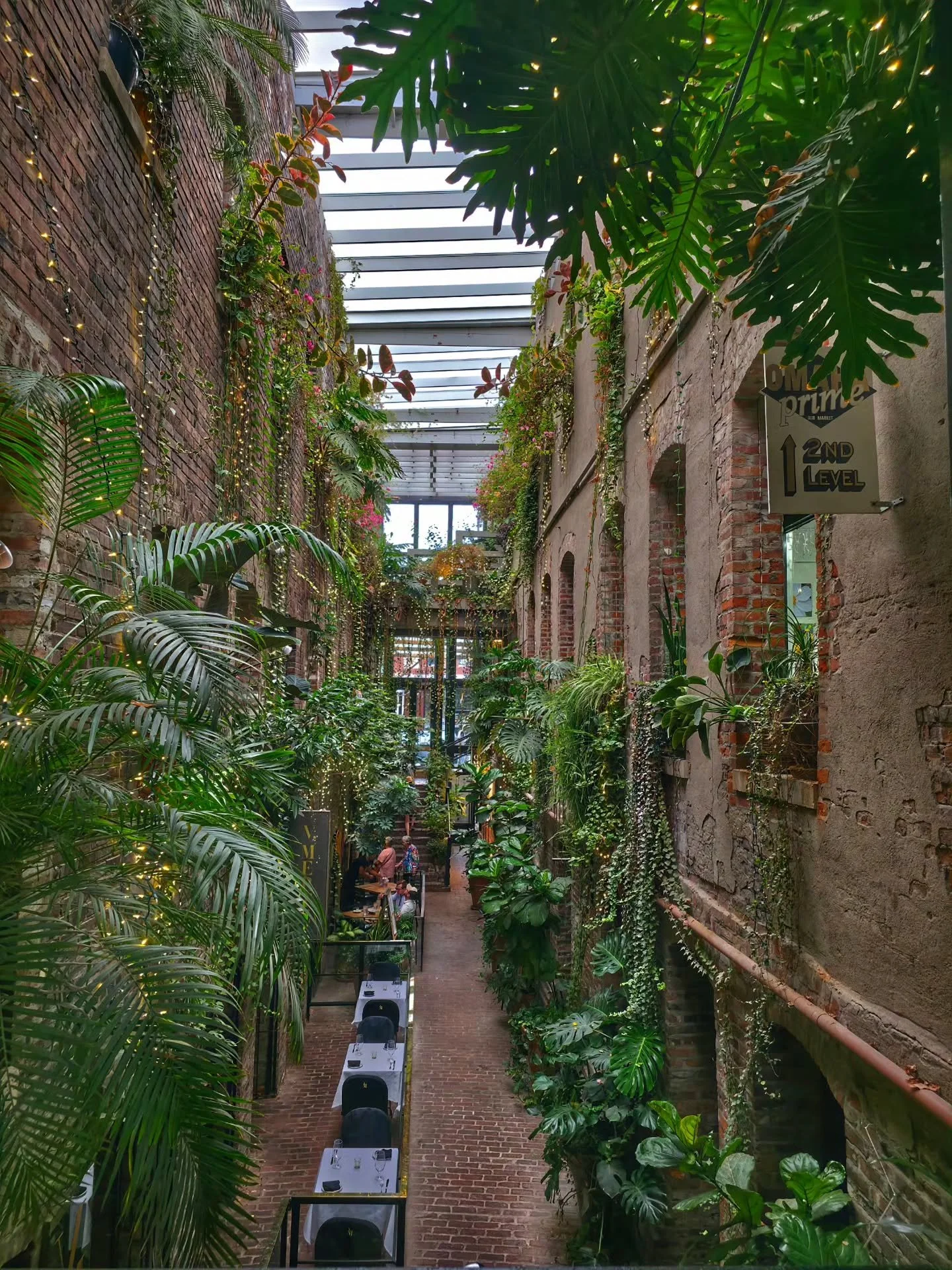 The Old Market shopping area in downtown Omaha, Nebraska.

#omaha #omahanebraska #historic #shopping #beautiful