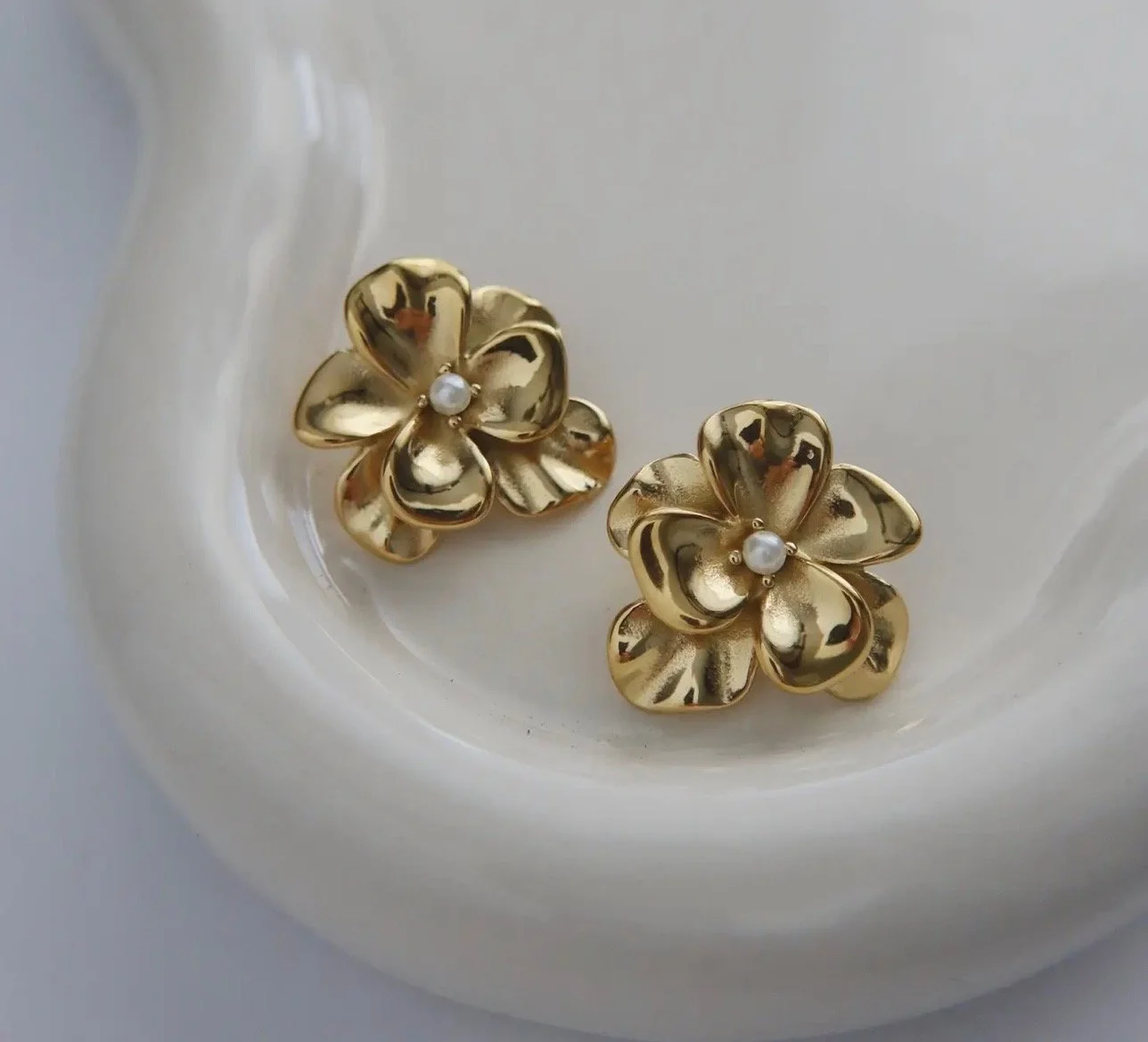 Gold Floral Earring