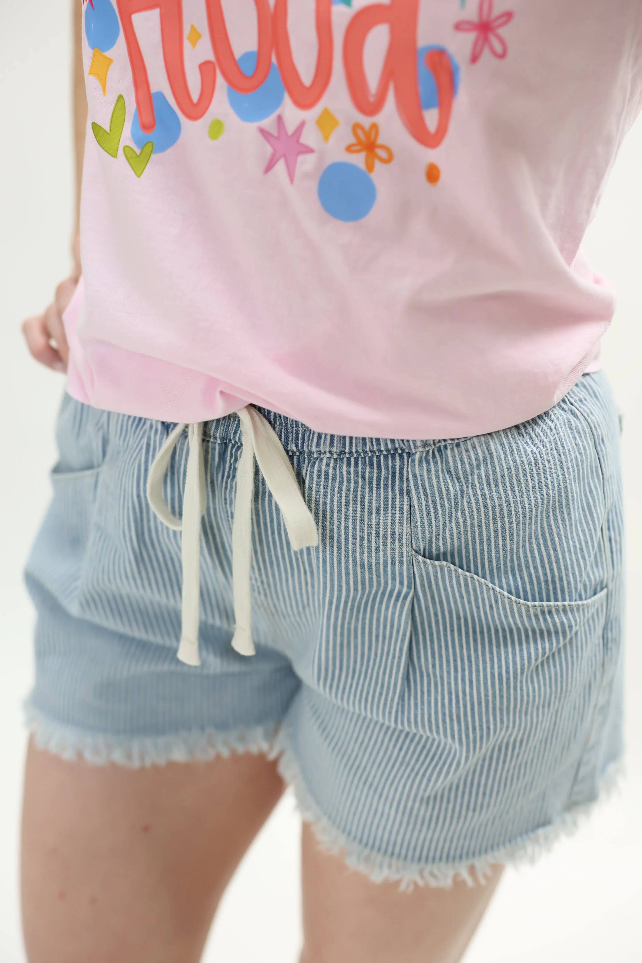 Raw Edge Drawstring Elastic Waist Spring Denim Shorts