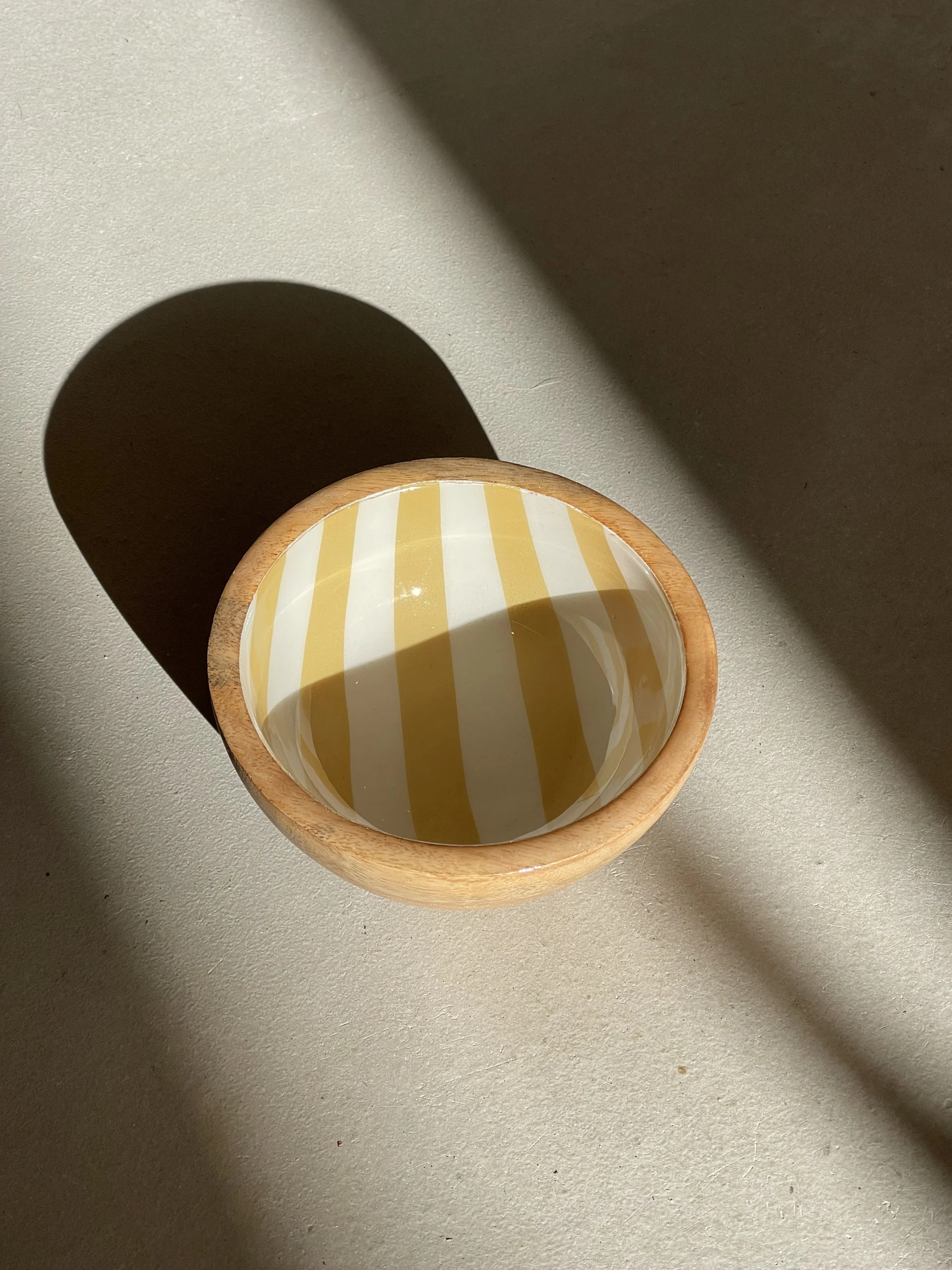 Yellow stripe mango wood soleil bowl