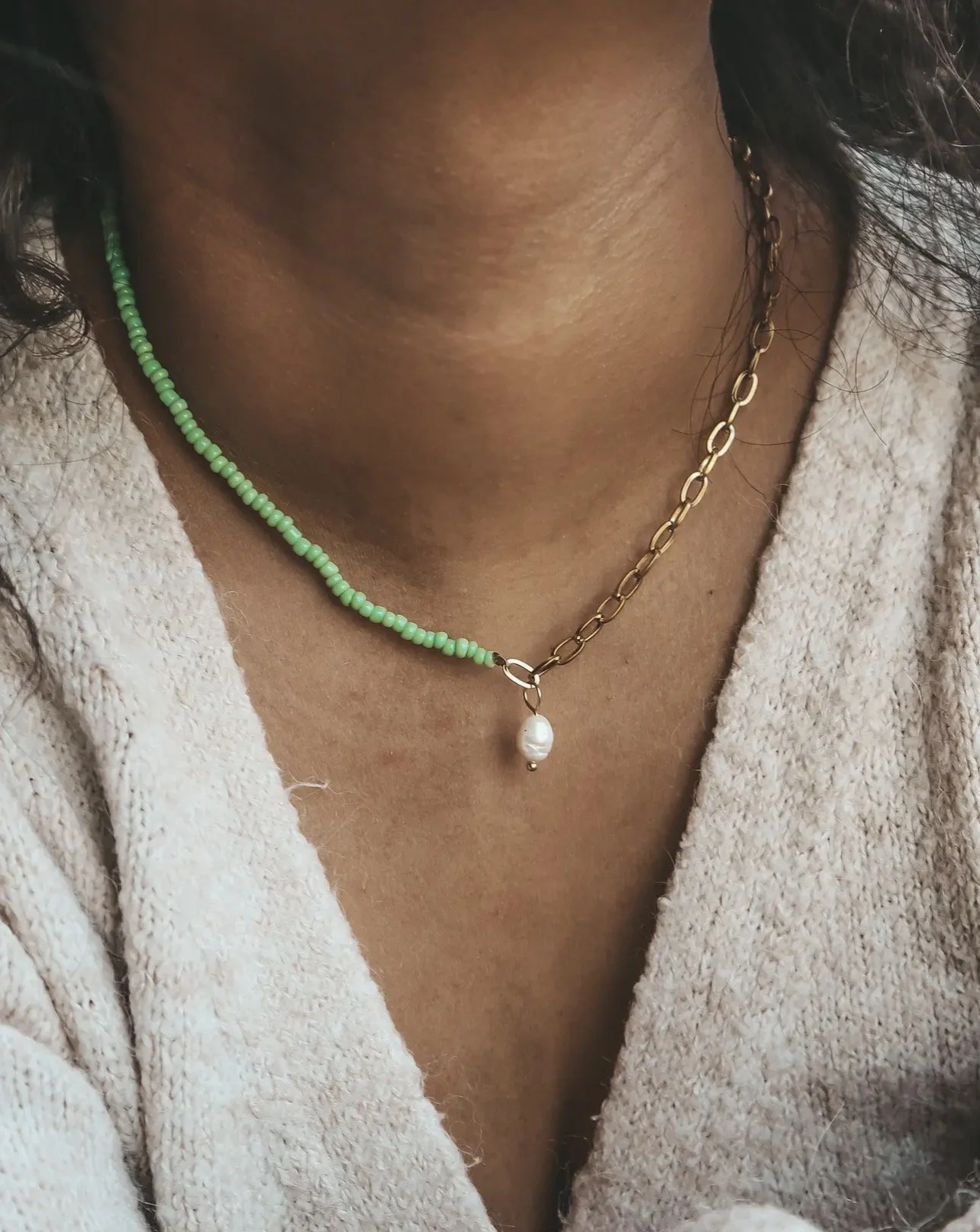 Pura pearl green seed bead necklace