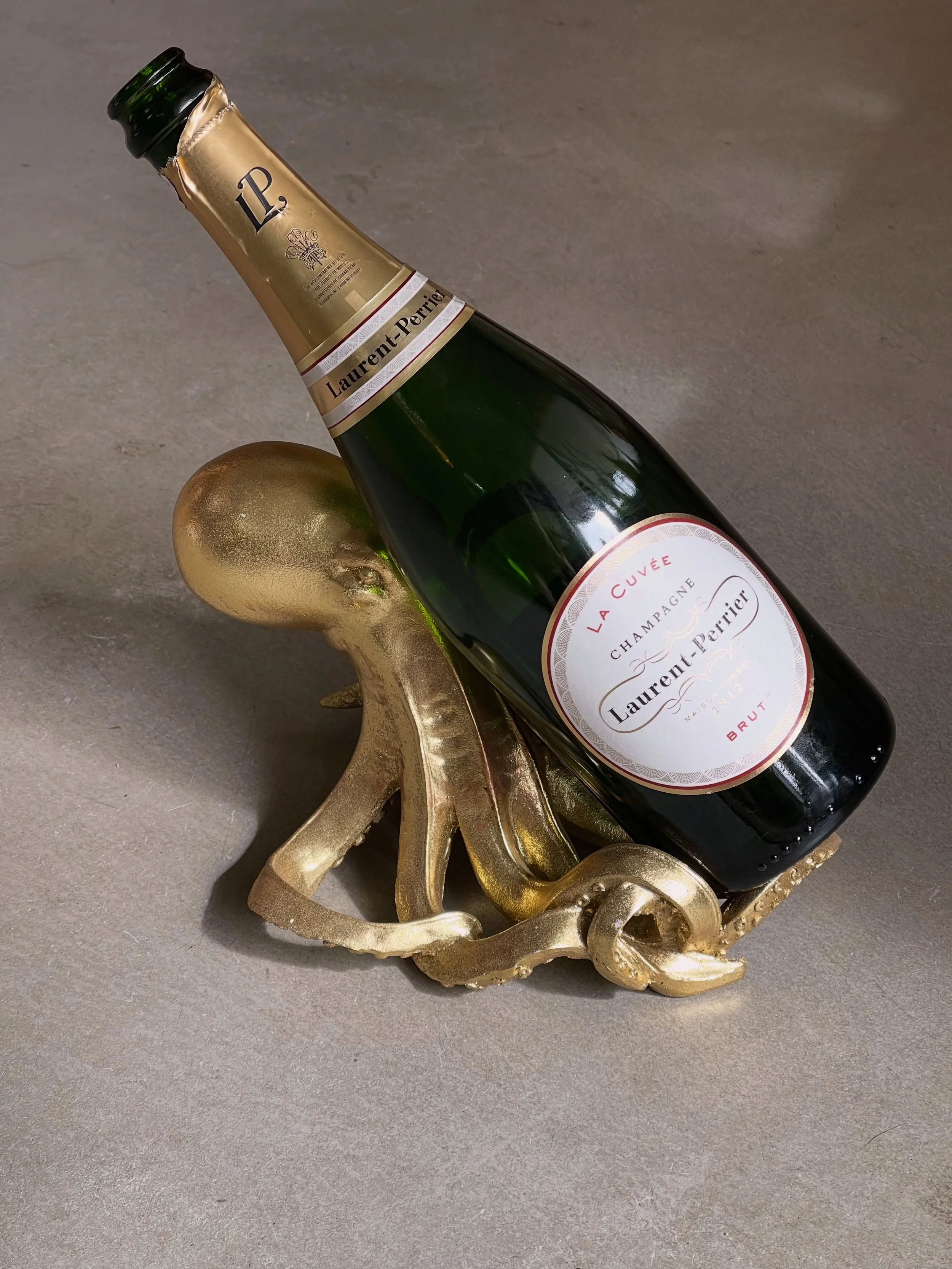 Octopus wine bottle holder