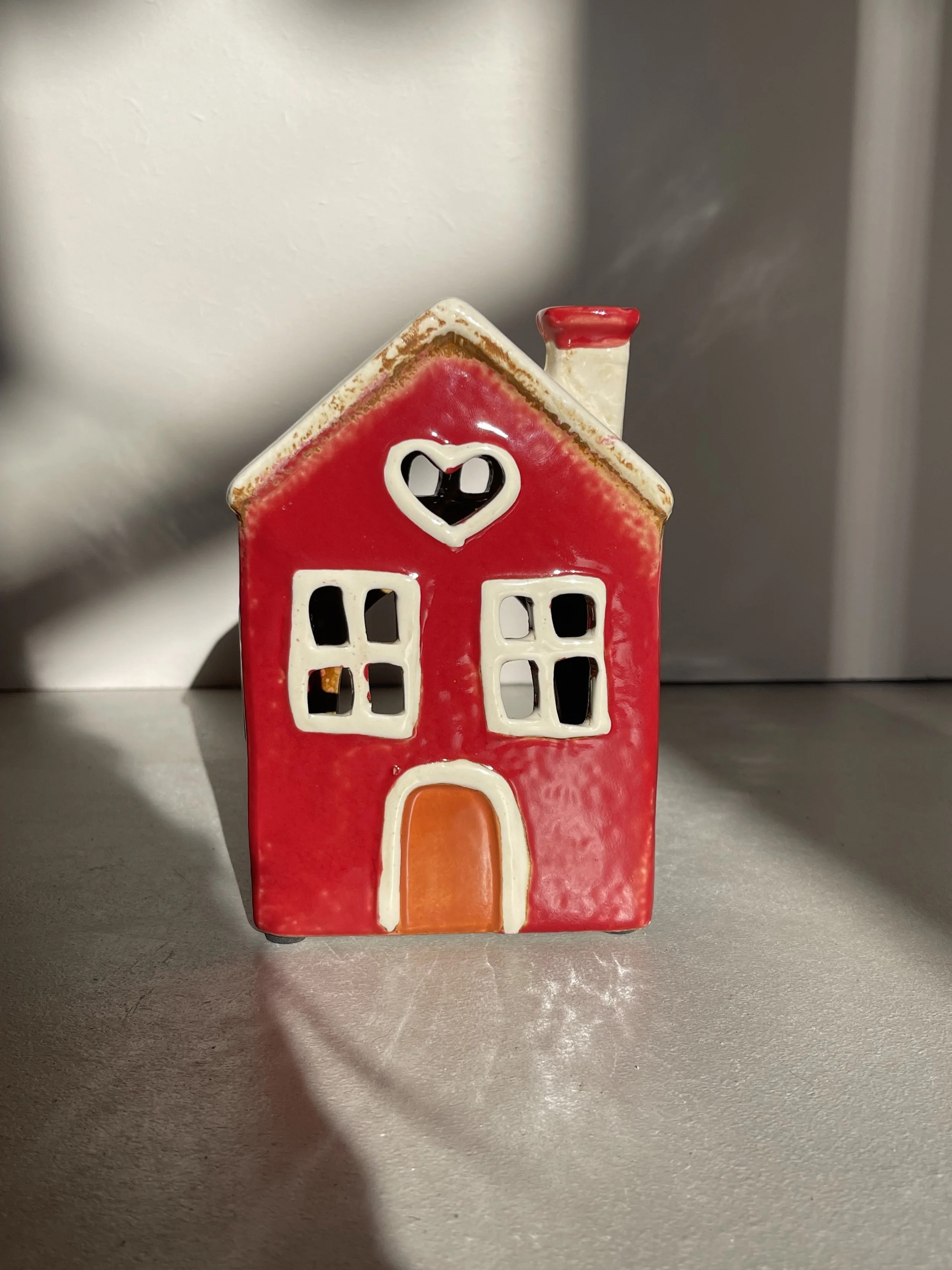 Red heart ceramic house tea light holder