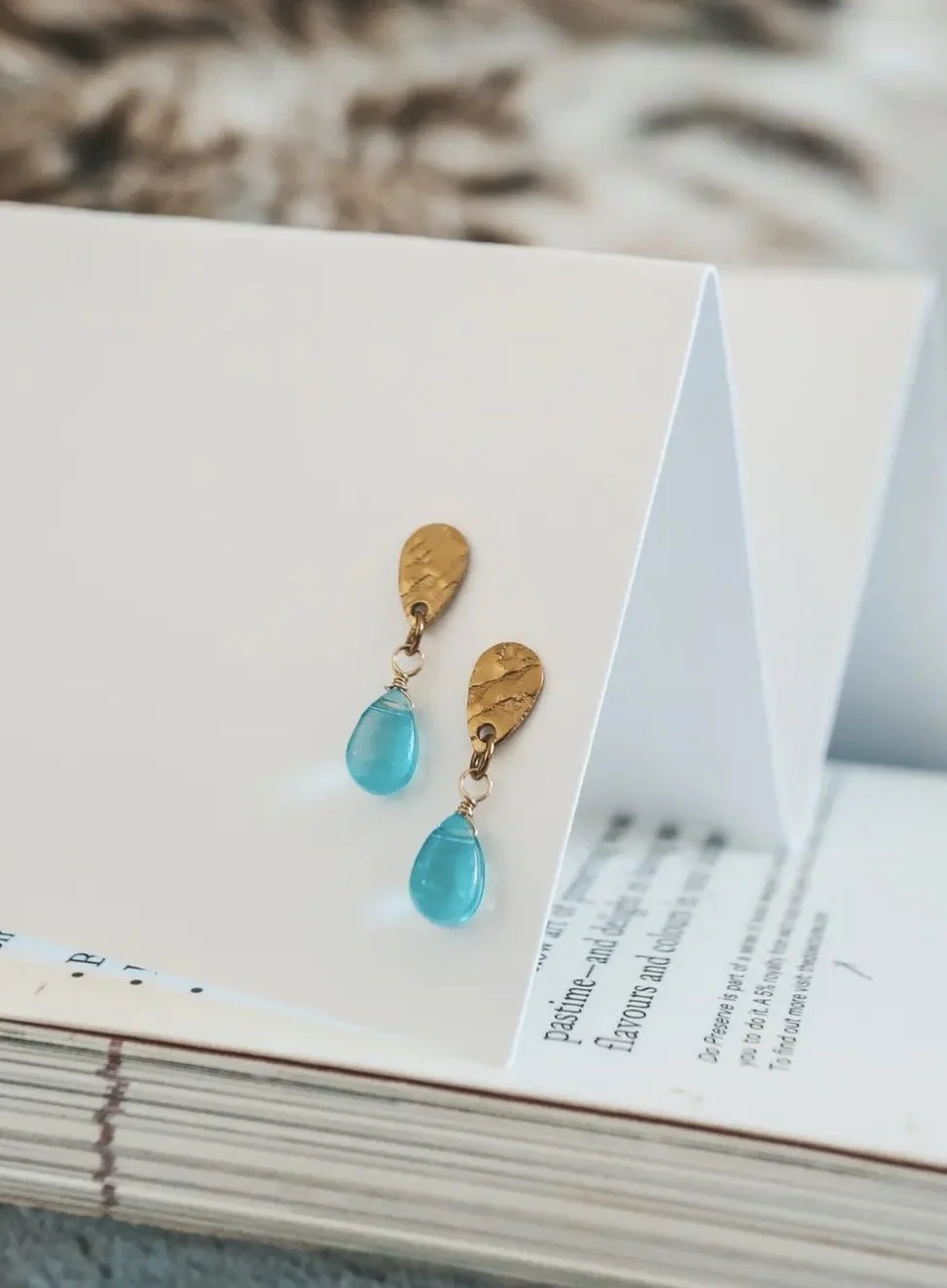 Blue breeze glass teardrop gold stud earrings