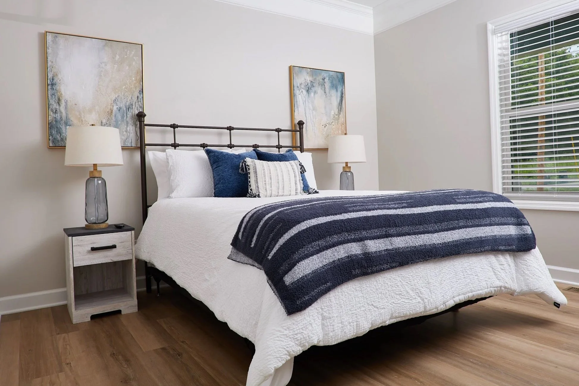 005-INT-MasterBedroom-1.jpg