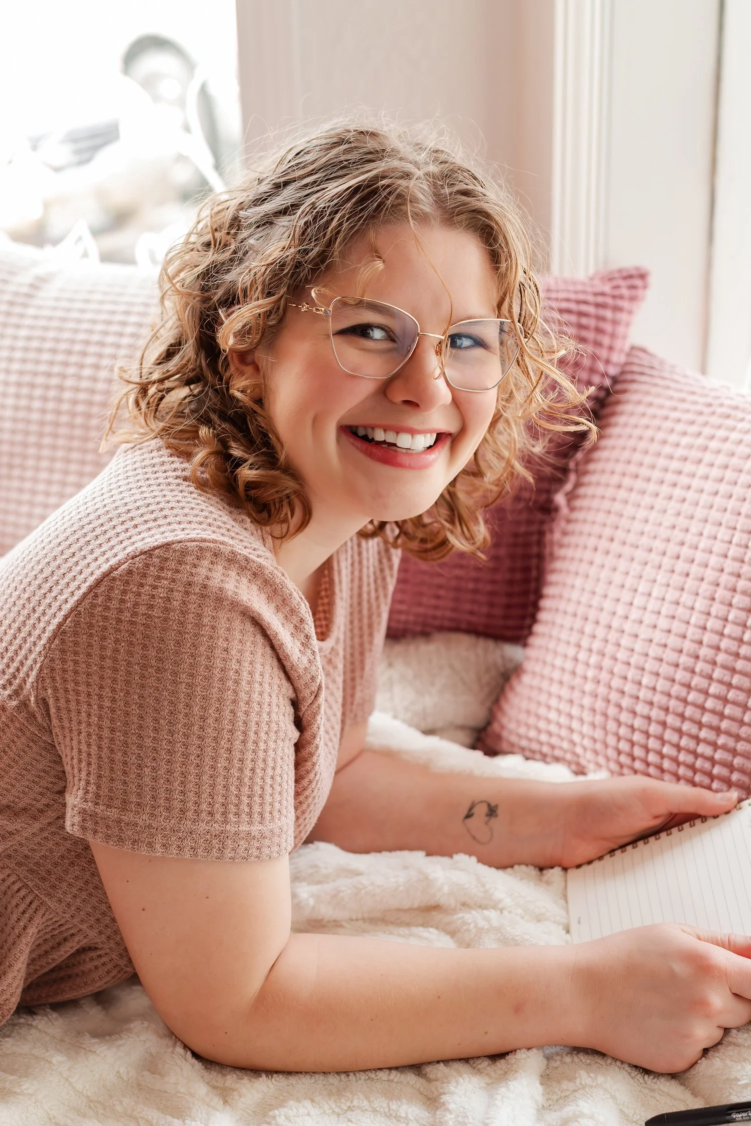 studying and writing in college with happyologie-3.jpg