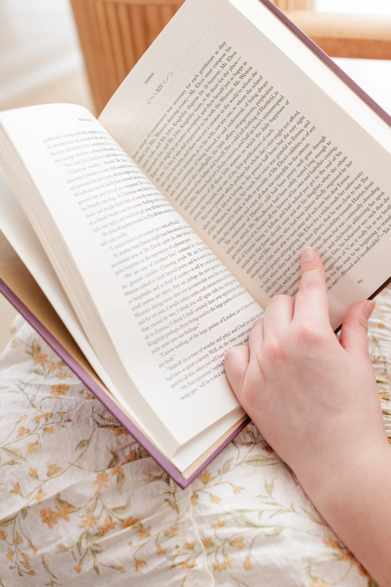 studying and writing in college with happyologie-6.jpg