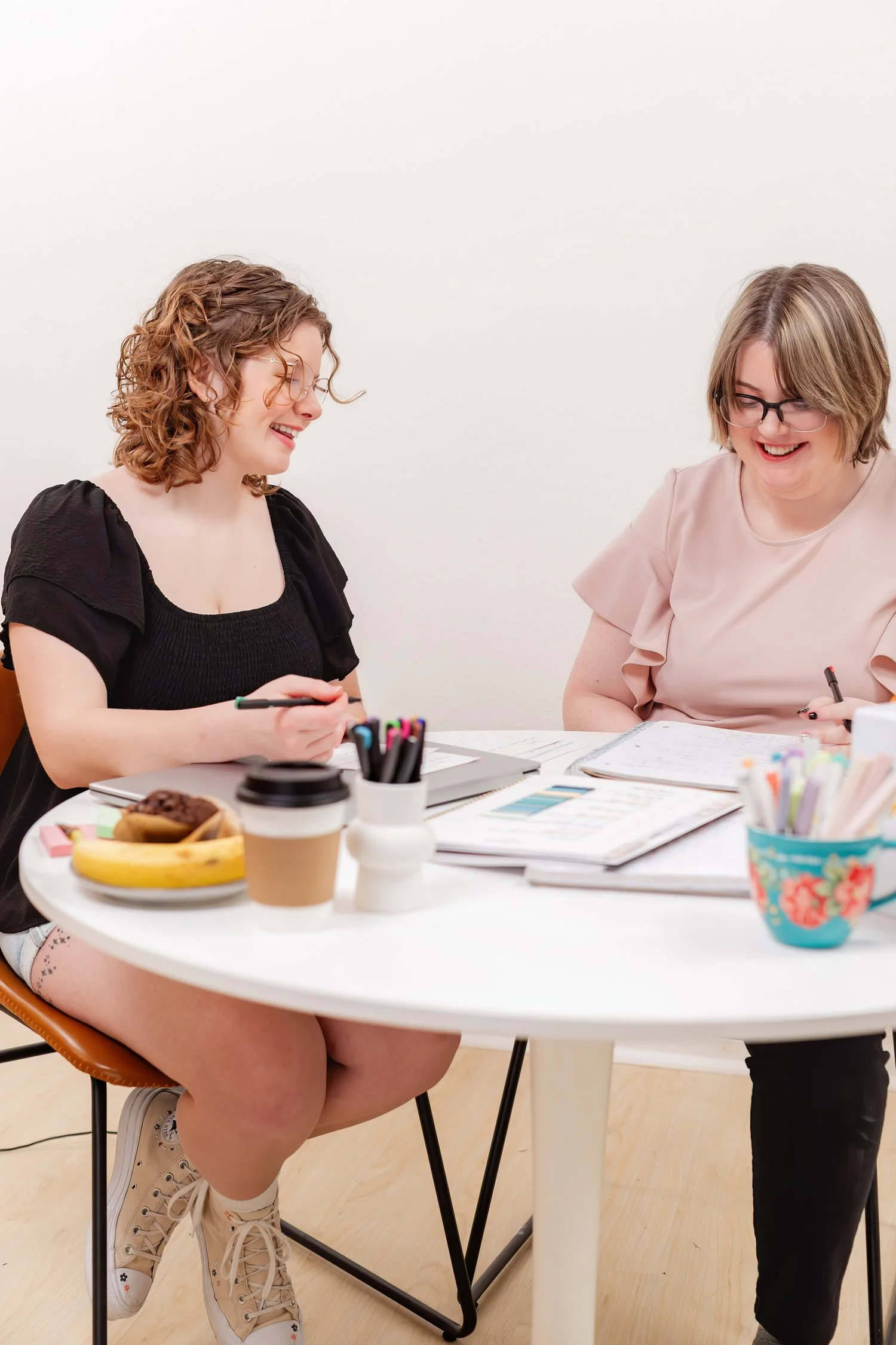 studying and writing in college with happyologie-12.jpg