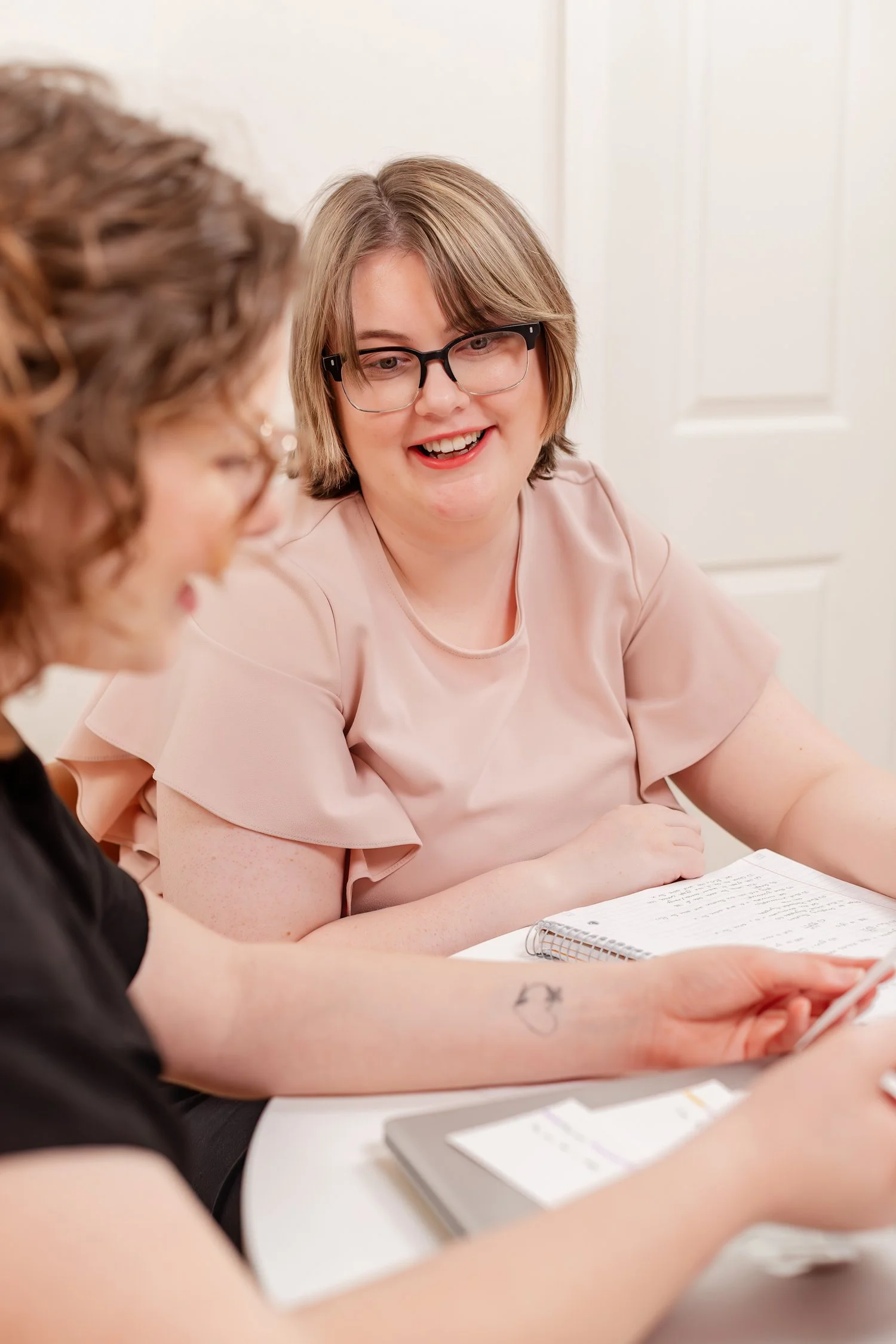 studying and writing in college with happyologie-14.jpg