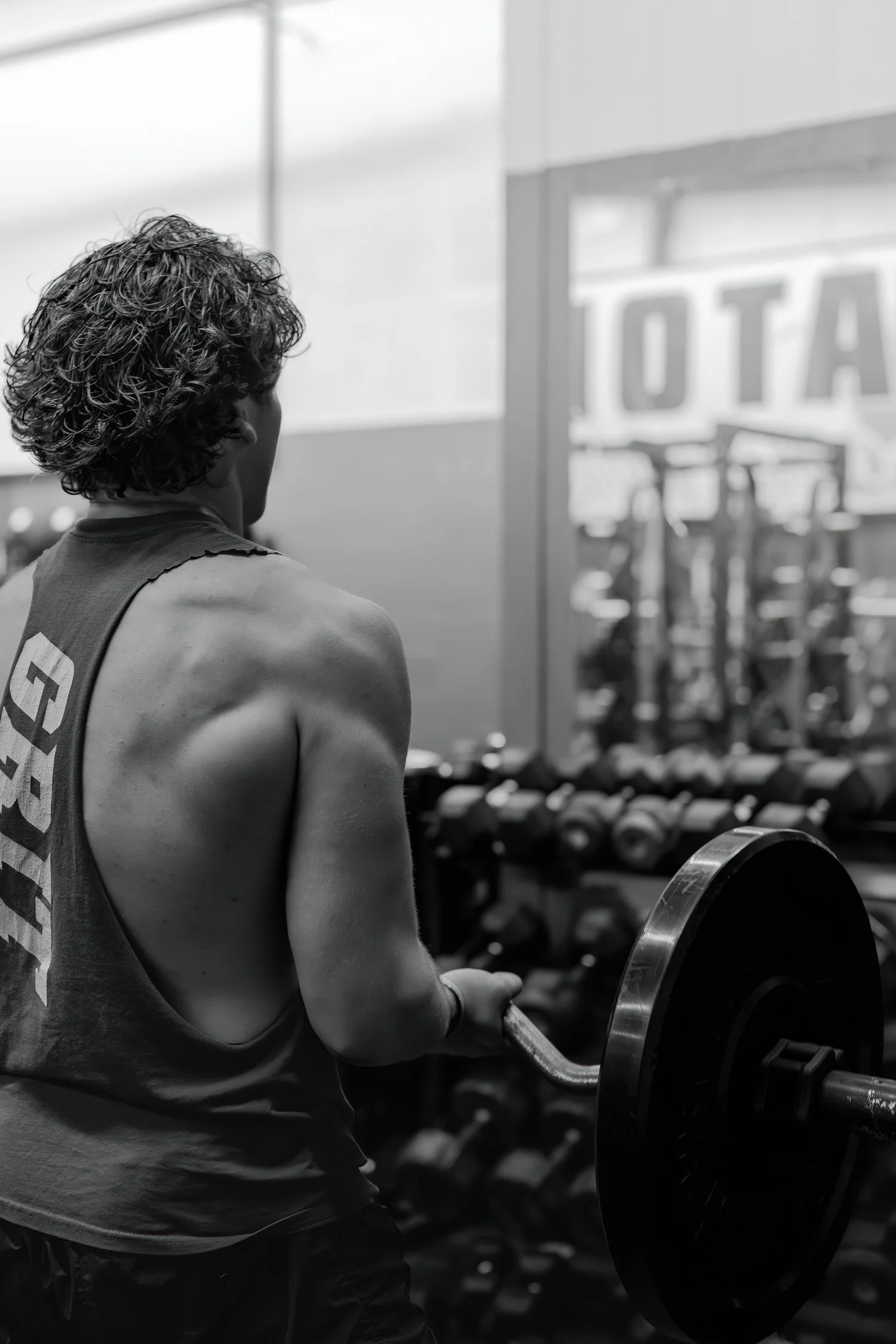 Weightlifting-Senior-Photo-Ideas-for-Your-Session-in-Bolivar-MO-28.jpg