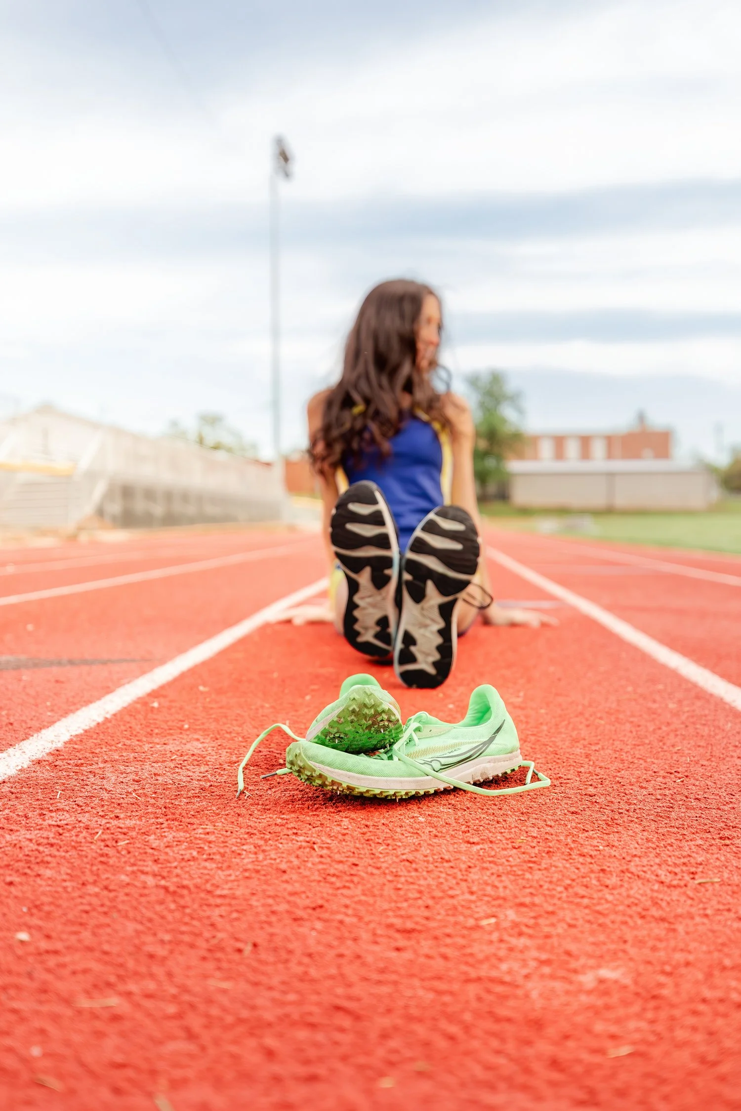 track-senior-photos-Bolivar-MO-jordan-brittley-studio-sophie-stimpson-16.jpg