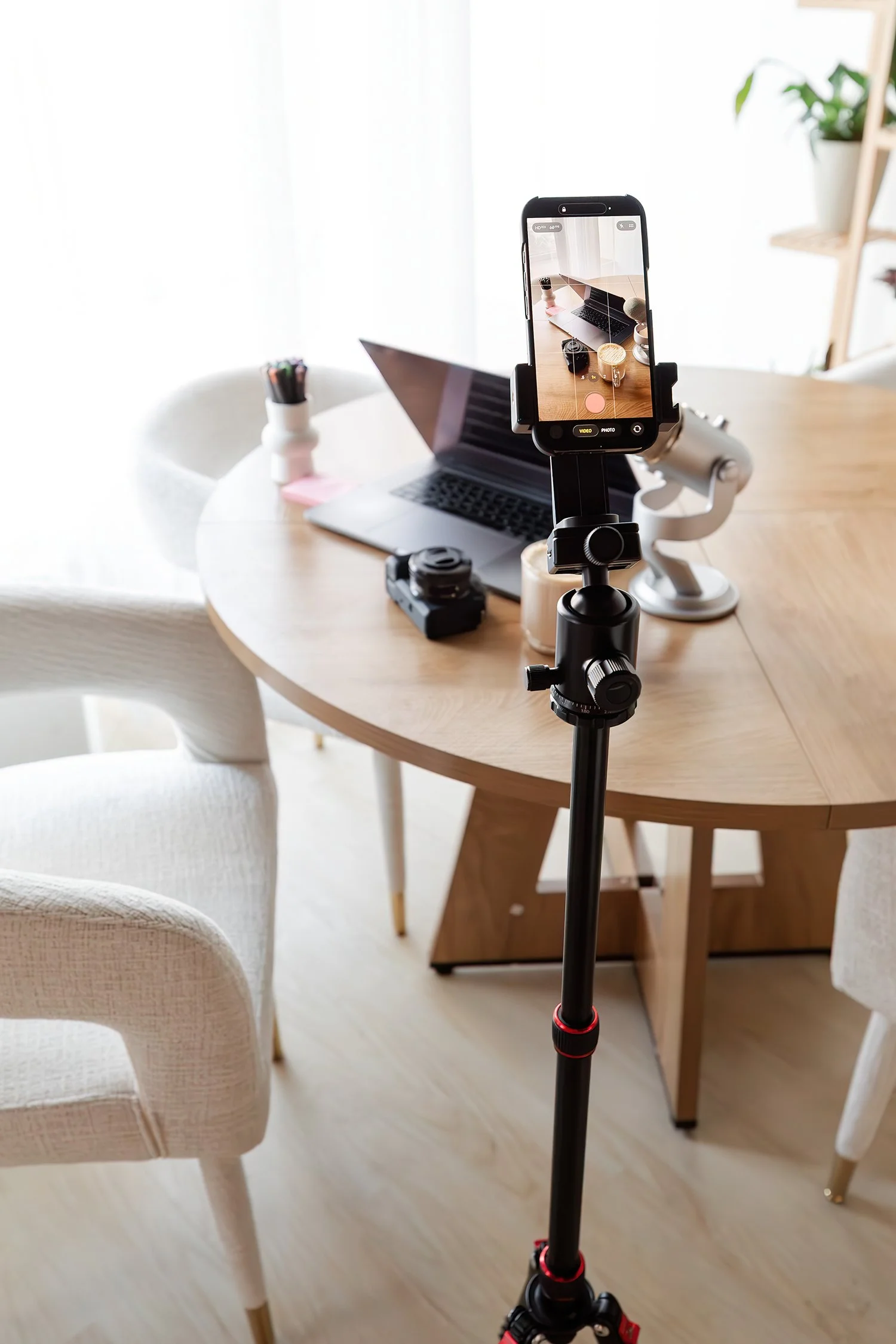 behind-the-scenes-jordan-brittley-studio-02.jpg