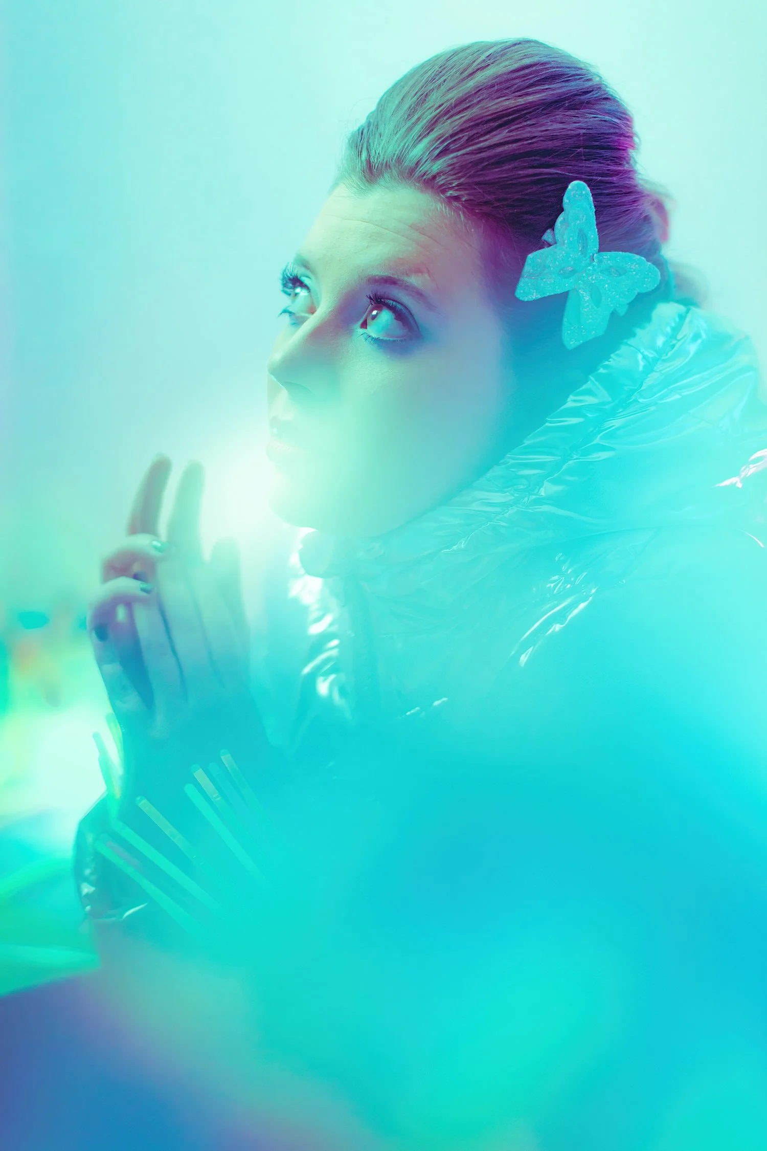 What to Know About Neon Light Senior Photos