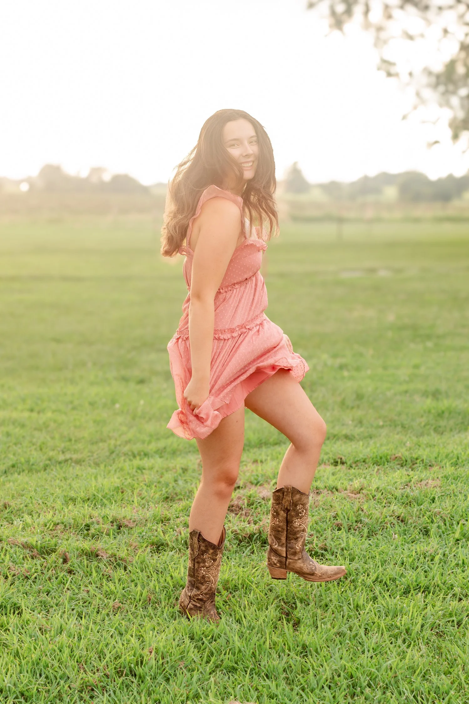 cowboy-boots-senior-pictures-arralyn-bolivar-mo-07.jpg