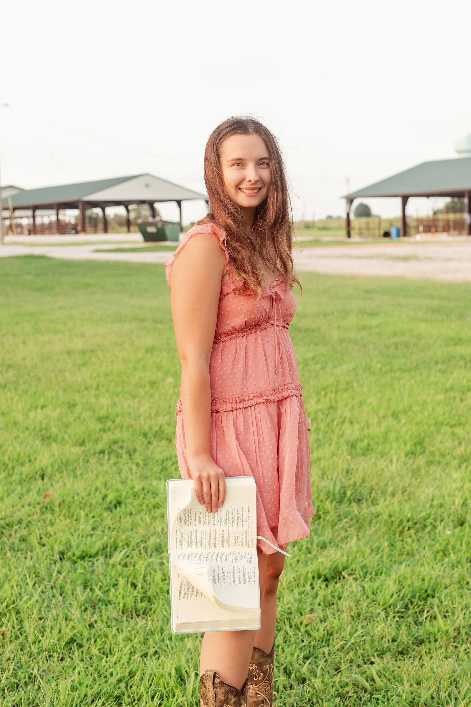 cowboy-boots-senior-pictures-arralyn-bolivar-mo-17.jpg