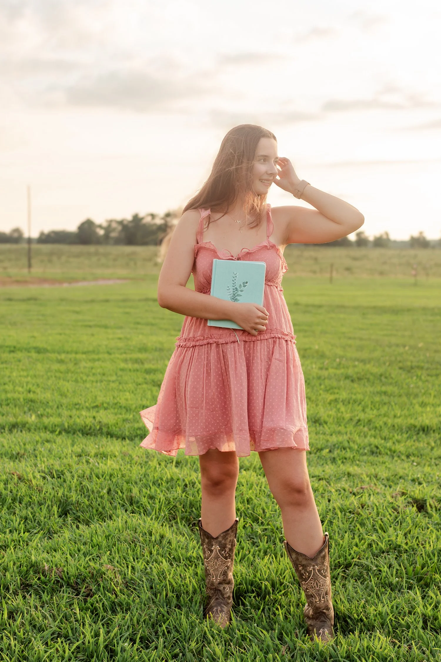 cowboy-boots-senior-pictures-arralyn-bolivar-mo-19.jpg