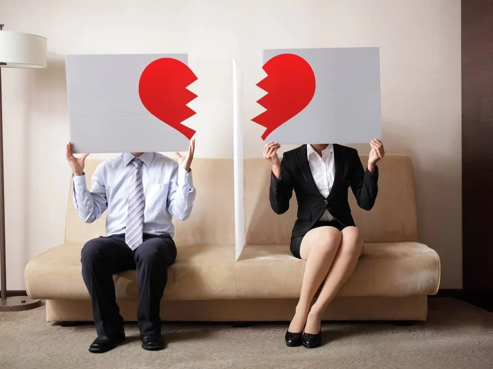 How to Know When a Relationship Is Over