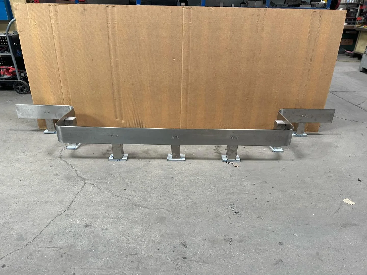 1/4&rdquo; S/S luggage crash rail for LAX airport. Getting installed in the new reconstruction for Terminal 2 ✈️ 
.
.
.
#sheetmetal #stainlesssteel #fabricator #madeintheusa #jobshop #sheetmetalworker #socalmetal #ctcmetalproducts #smallbusiness #los