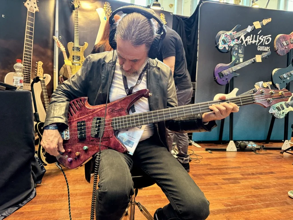 Jonas Hellborg EVO-FX4 @Guitar Summit 2025 Rinaldis Guitar Works & Dogal Strings