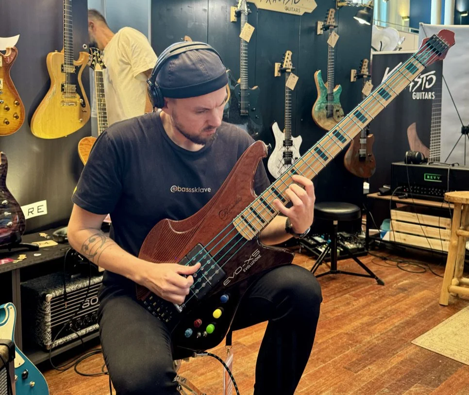 Flo Reichelt Rinaldis Guitar Works @Guitar Summit 2024