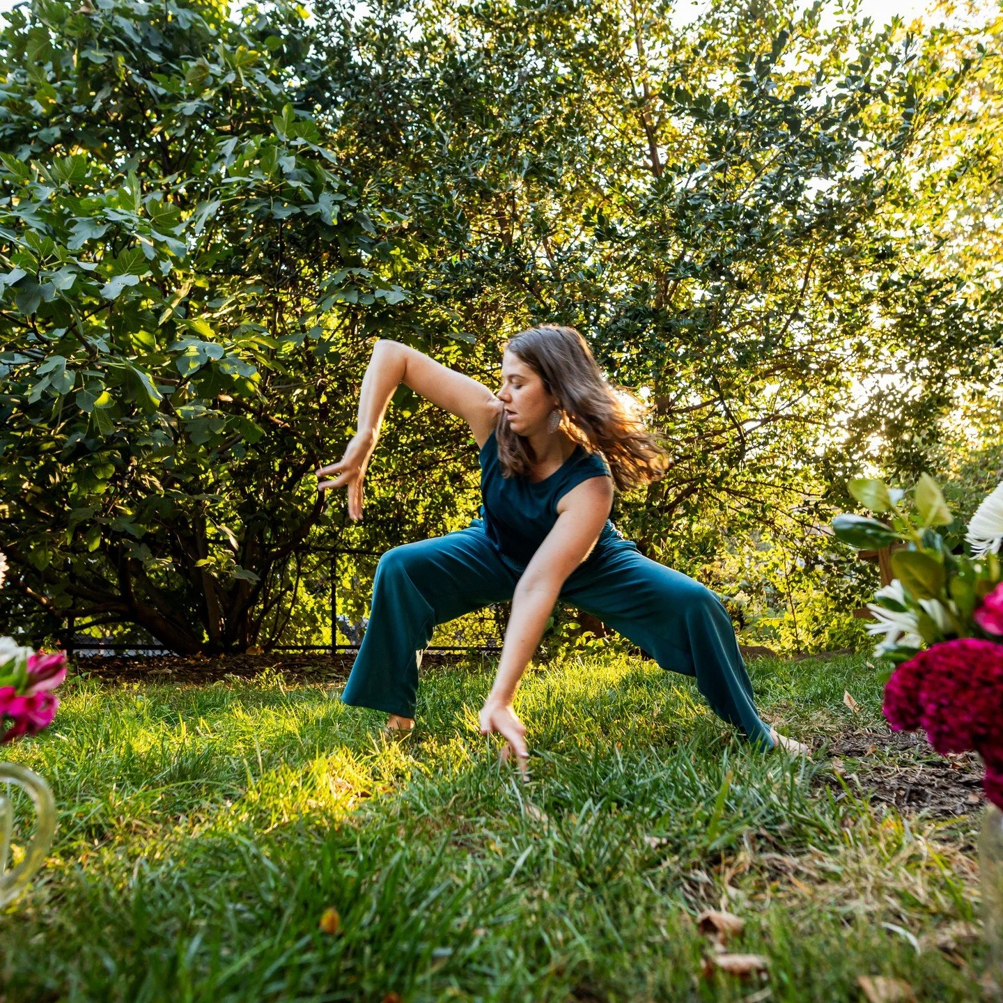 Ever since I broke my neck in high school, I've been obsessed with experiential anatomy - learning not just how our bodies move but how to feel how our bodies move. The more obsessed I got, the more I learned, the more awe and wonder I felt for the n