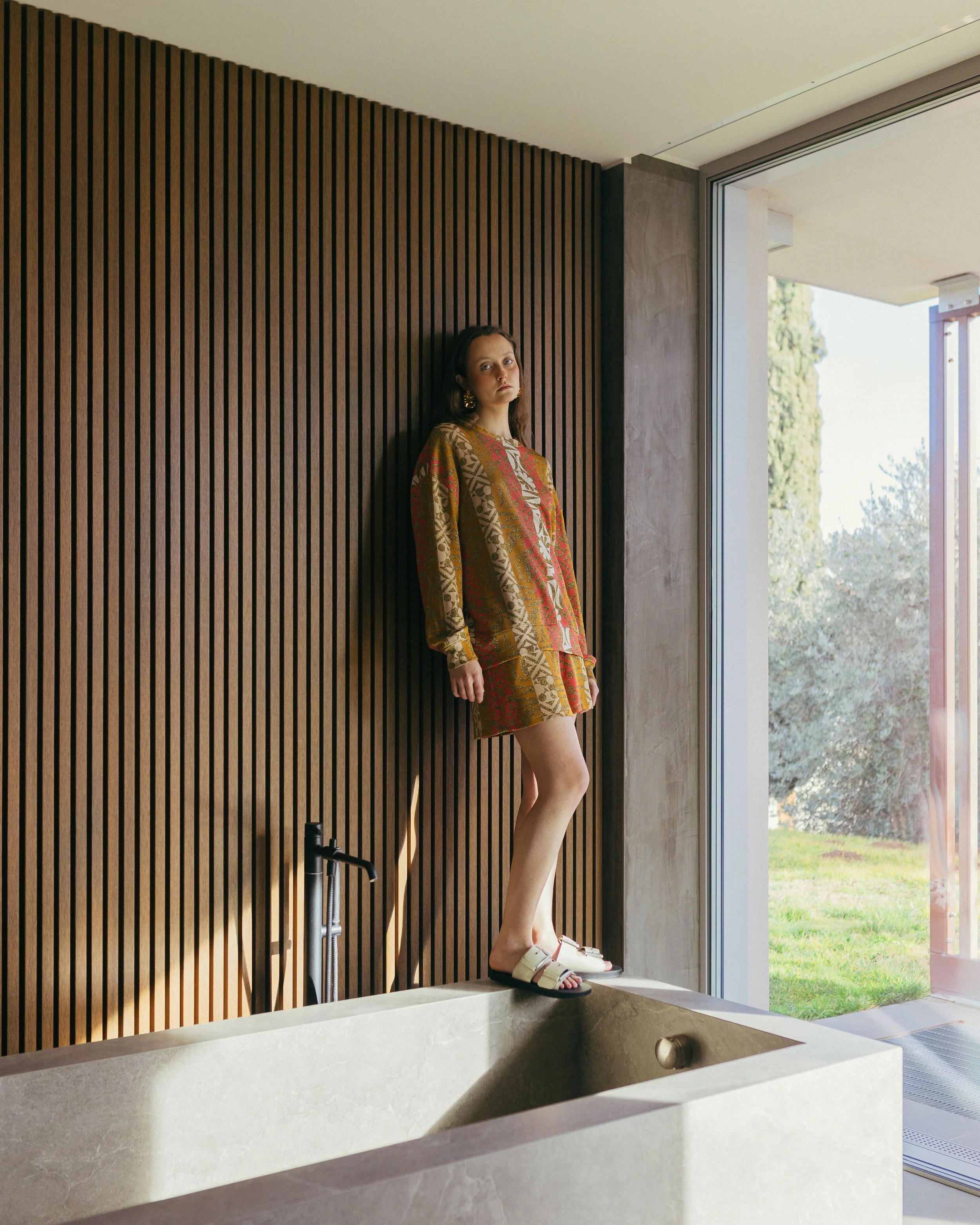 SS 25 LUCE STUDIO