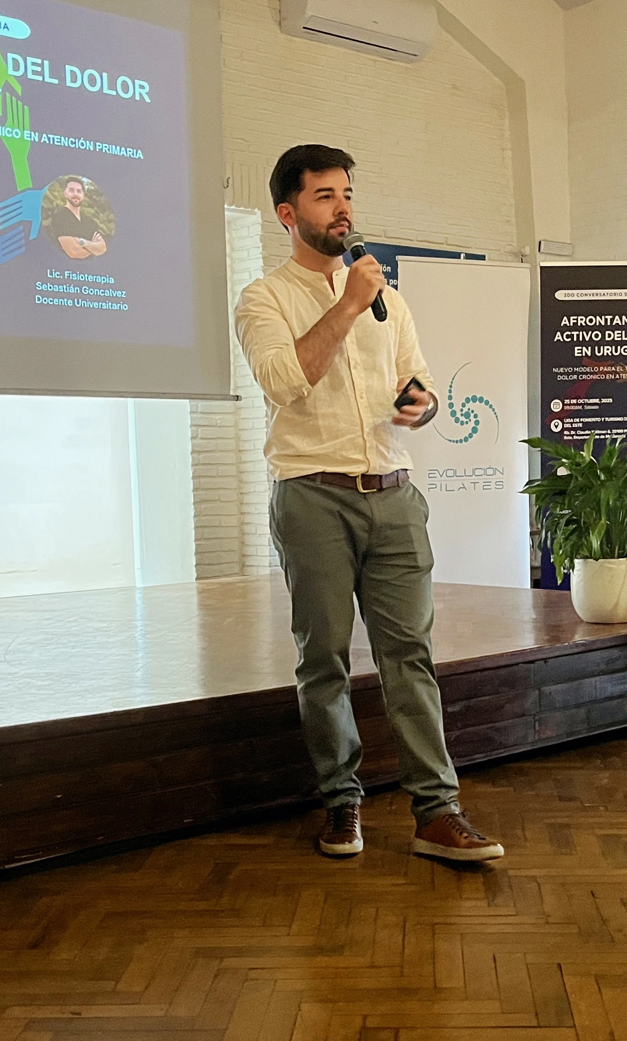 xperto-pilates-conferencia-podio