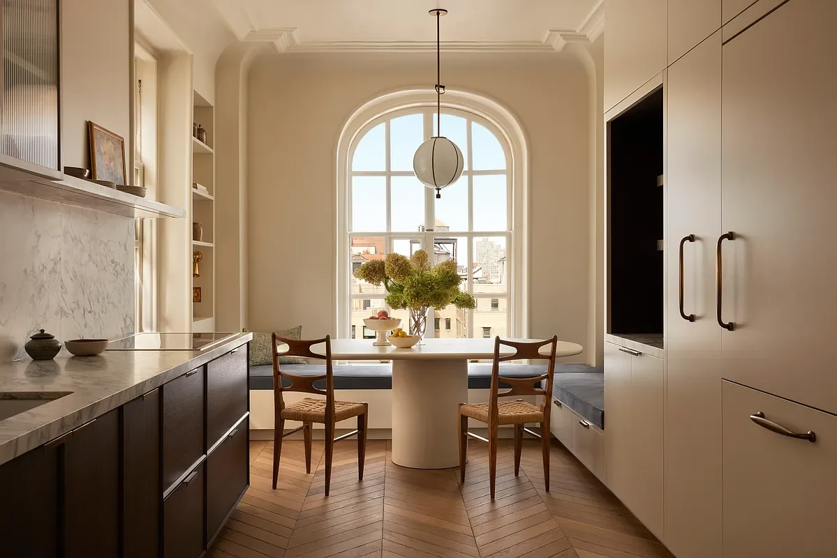 2109 Broadway interior