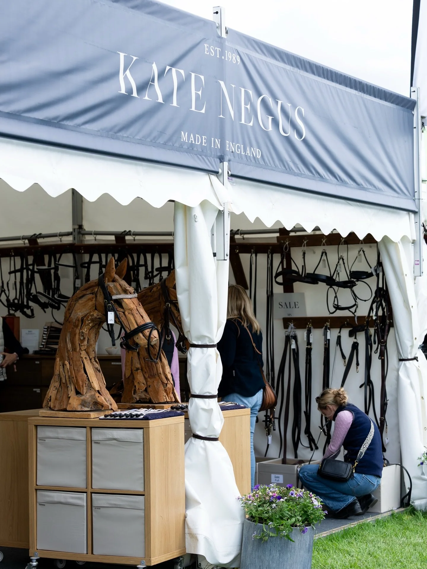 DAY 2 // @bhorsetrials 

#badminton #badmintonhorsetrials #equinebrand #equestrian #leatherhandbags