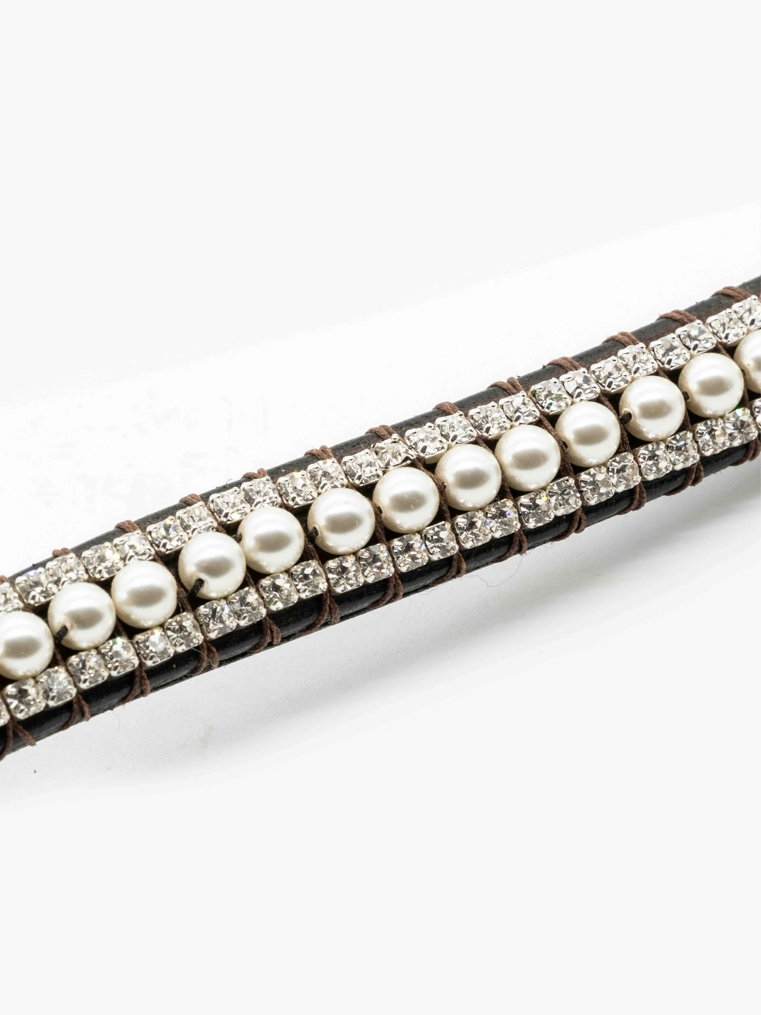 Sr Narrow Clear white pearl clear close up.jpg