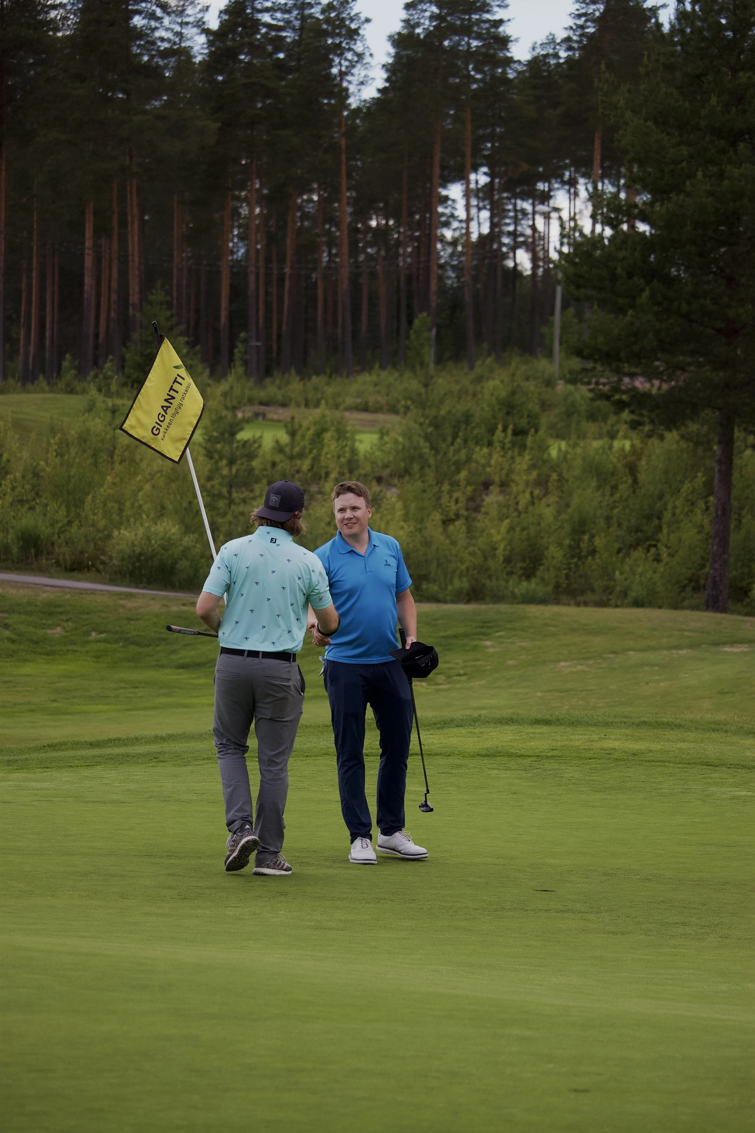 Golfaajat kilpailutilanteessa Suomessa – Niinigolf-yhteisö kentällä