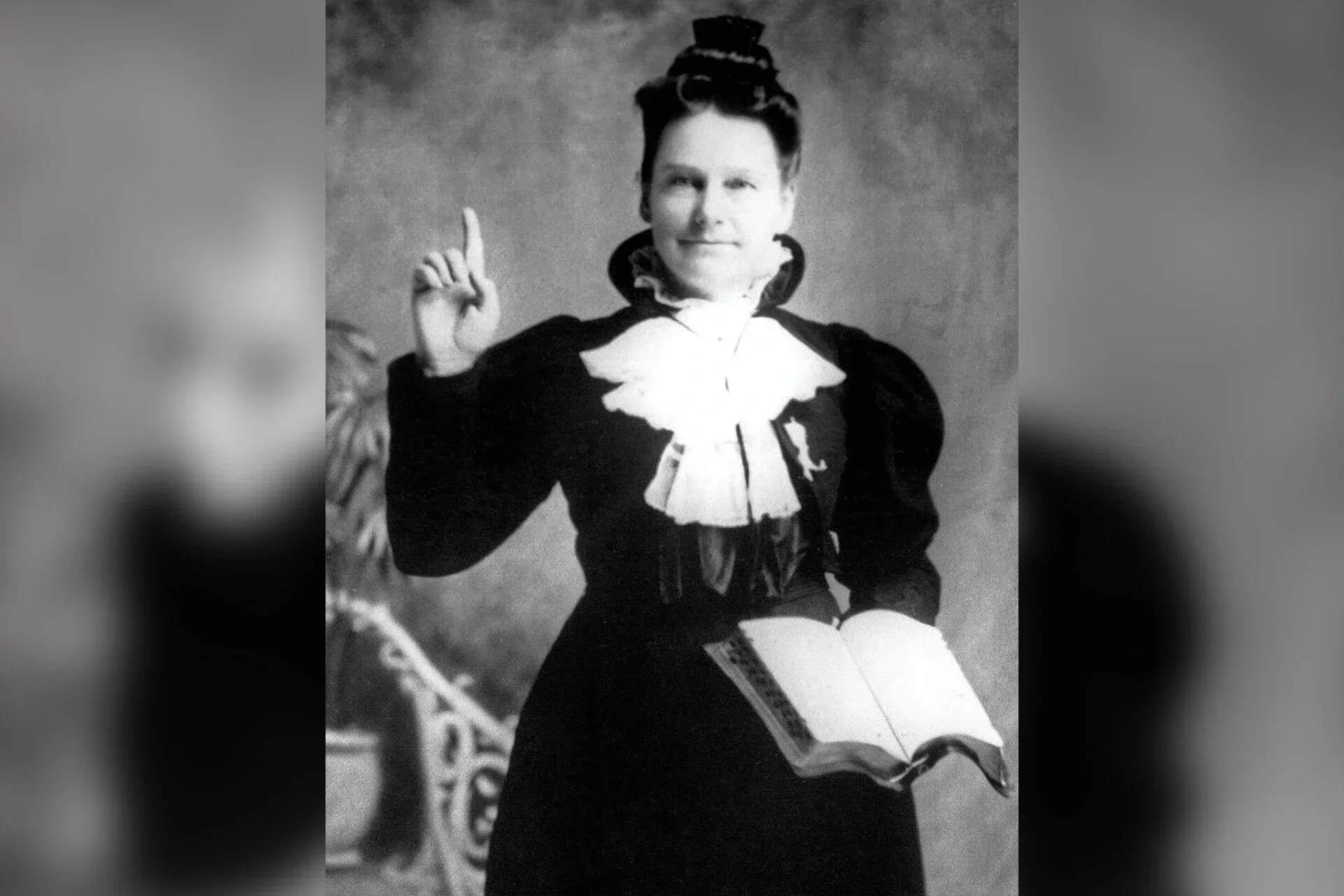 Who Was Maria Woodworth-Etter?