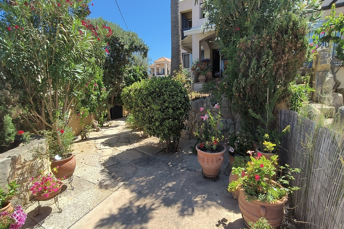Beachfront-Furnished-Residence-in-Maleme-63.png