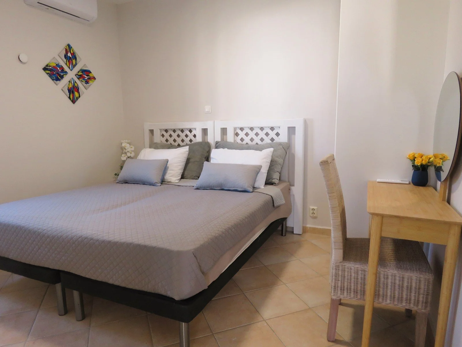 renovated-apartment-for-sale-in-plaka_40.jpg
