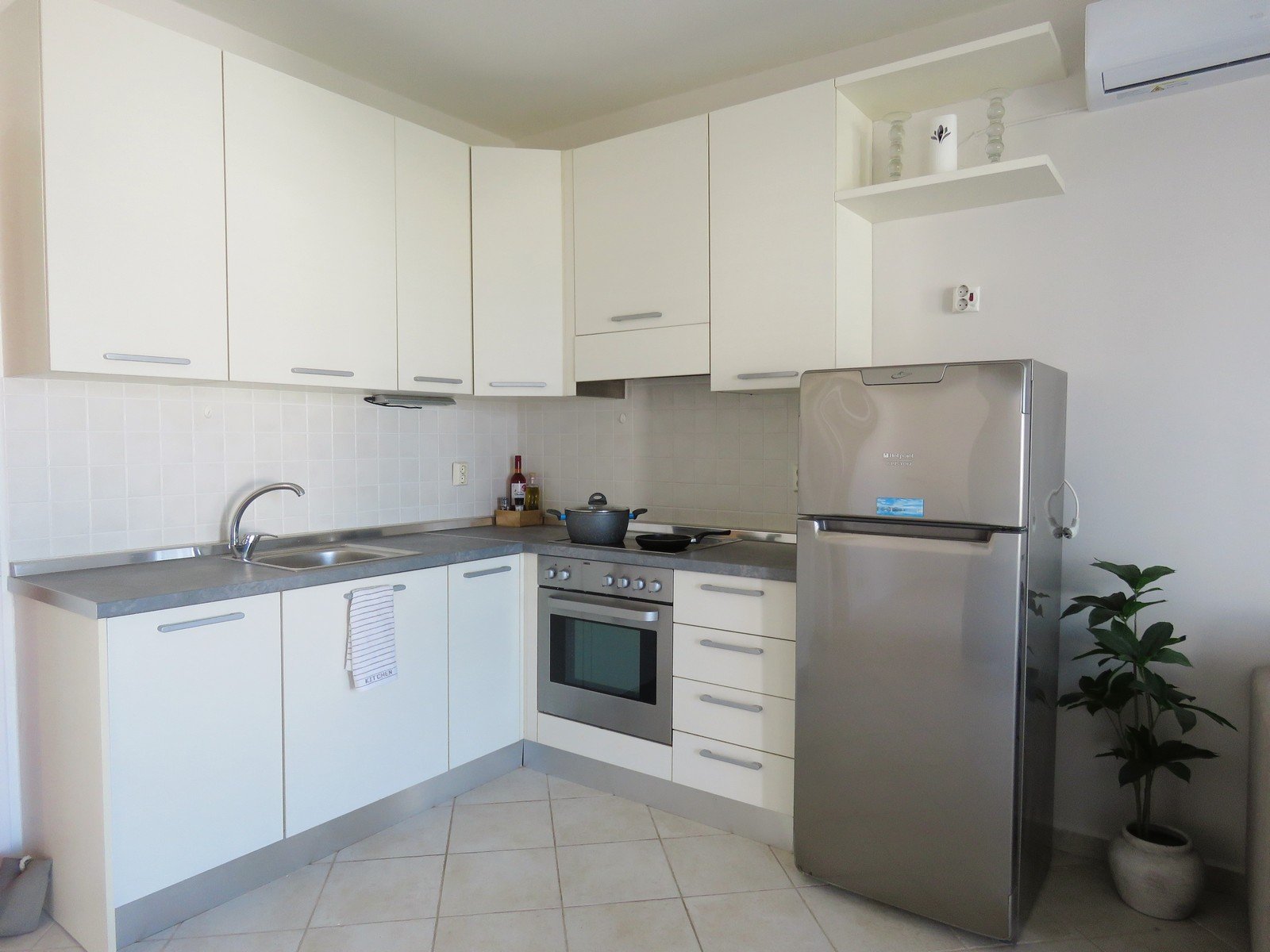 renovated-apartment-for-sale-in-plaka_15.jpg