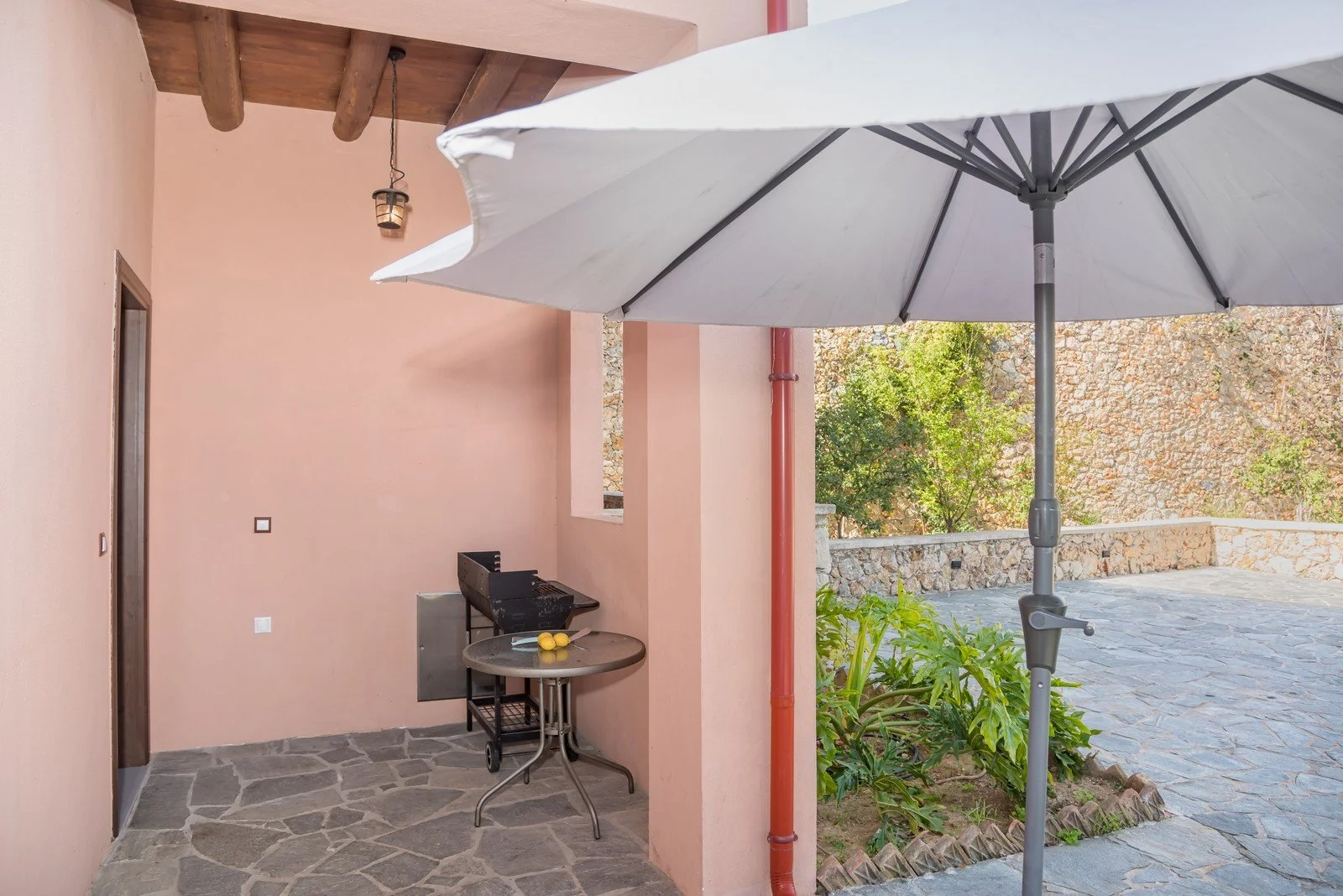 villa-for-sale-neo-chorio-32.jpg