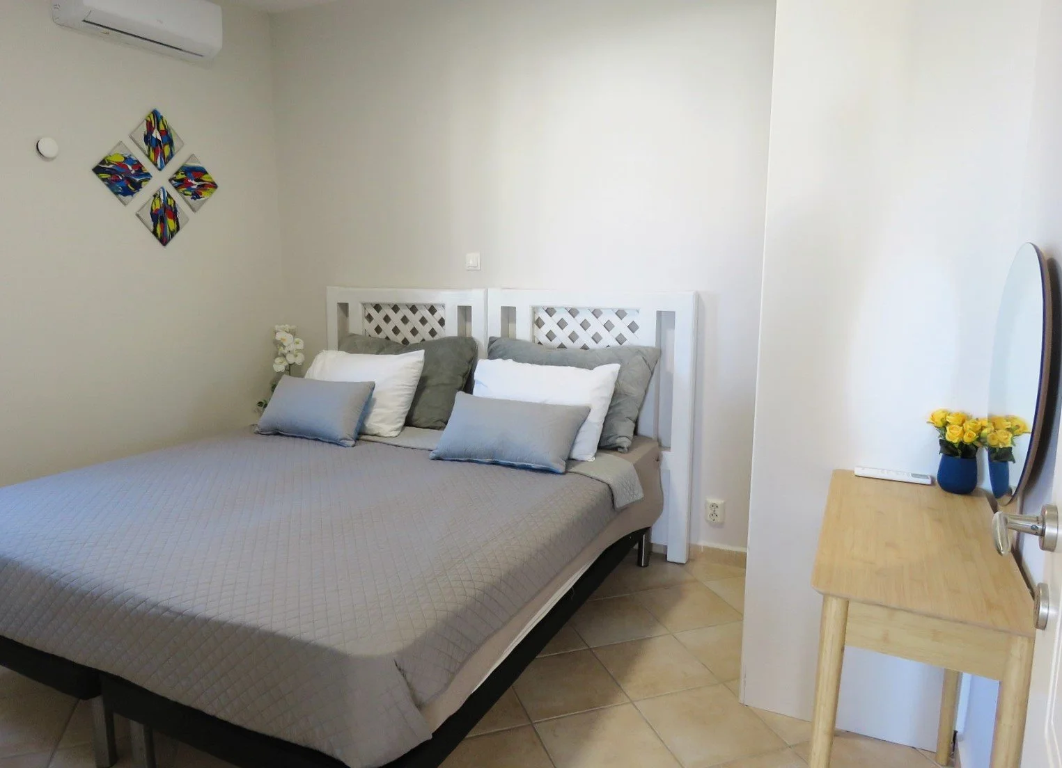 renovated-apartment-for-sale-in-plaka_34.jpg