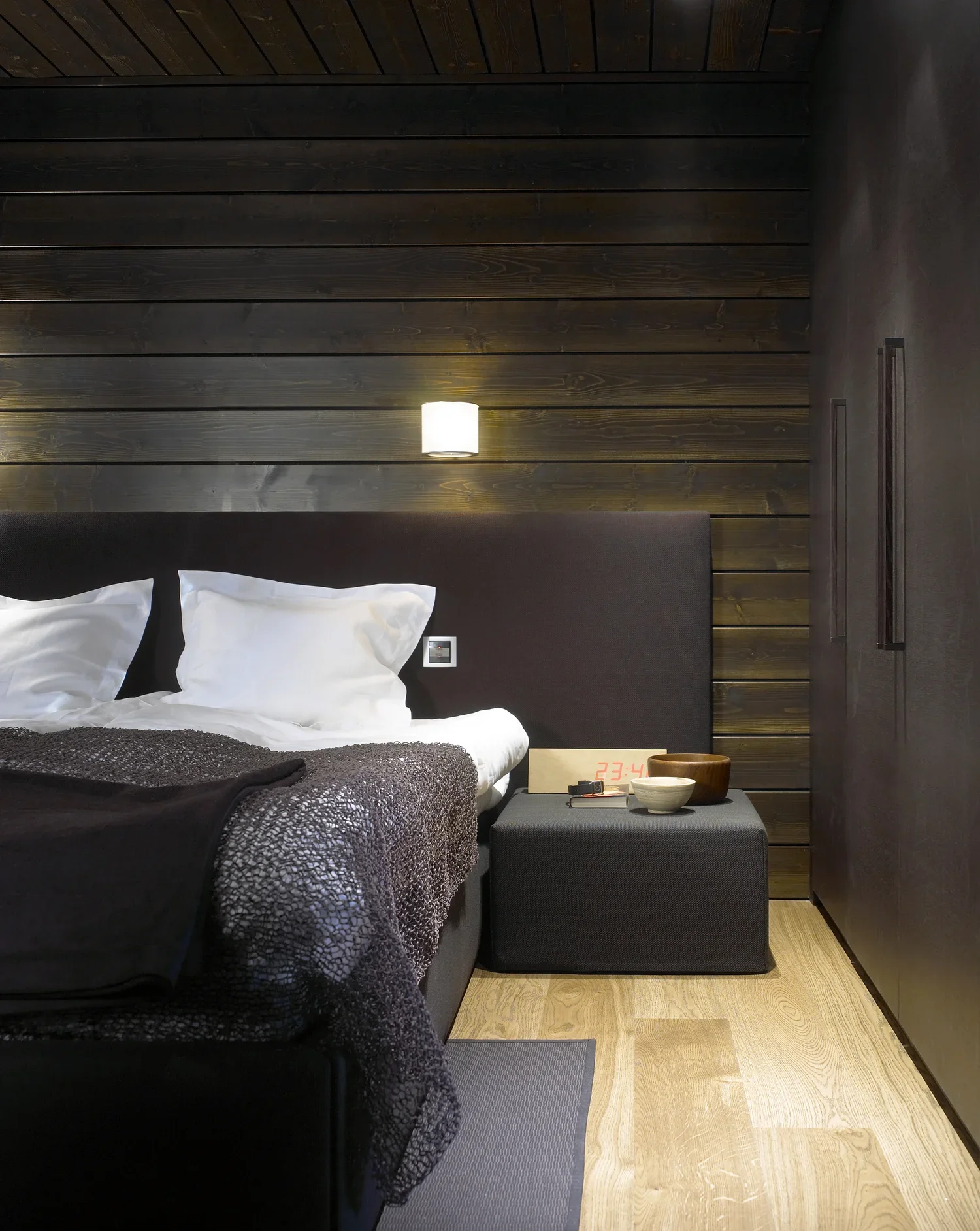 47001C Bed Headboard, one element