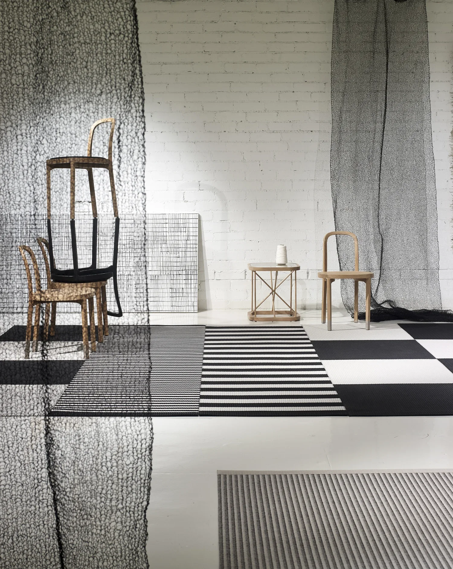 4400 Siro Chair, oak and stained black, no upholstery