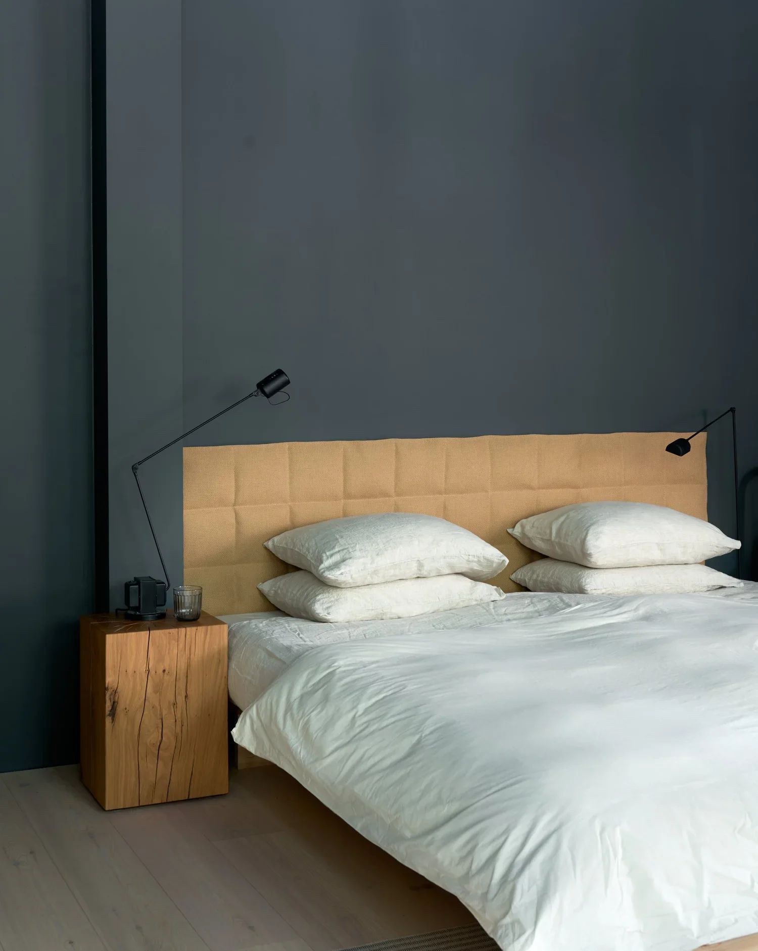 Quilted bed headboard