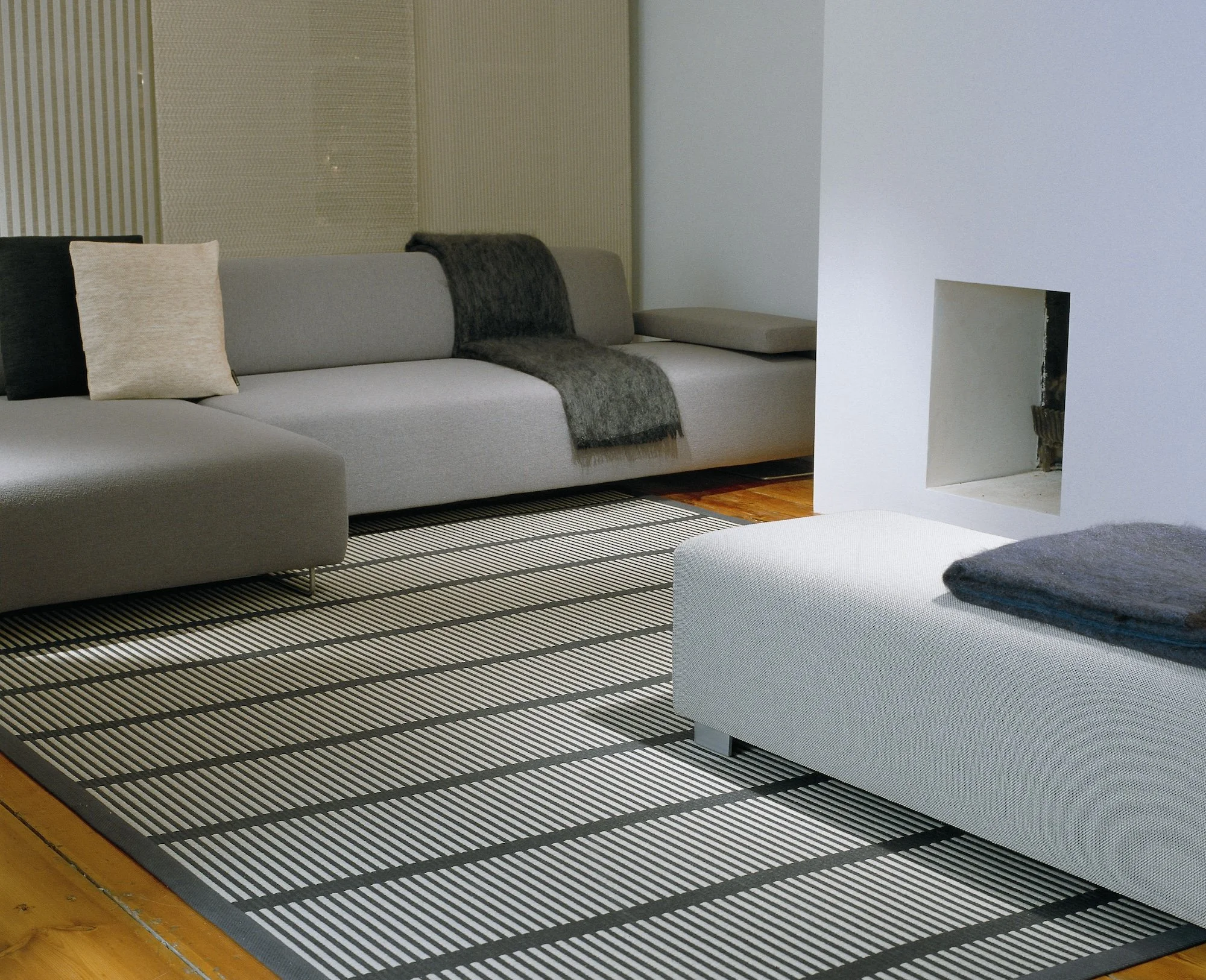 Cut Stripe dark violet-stone