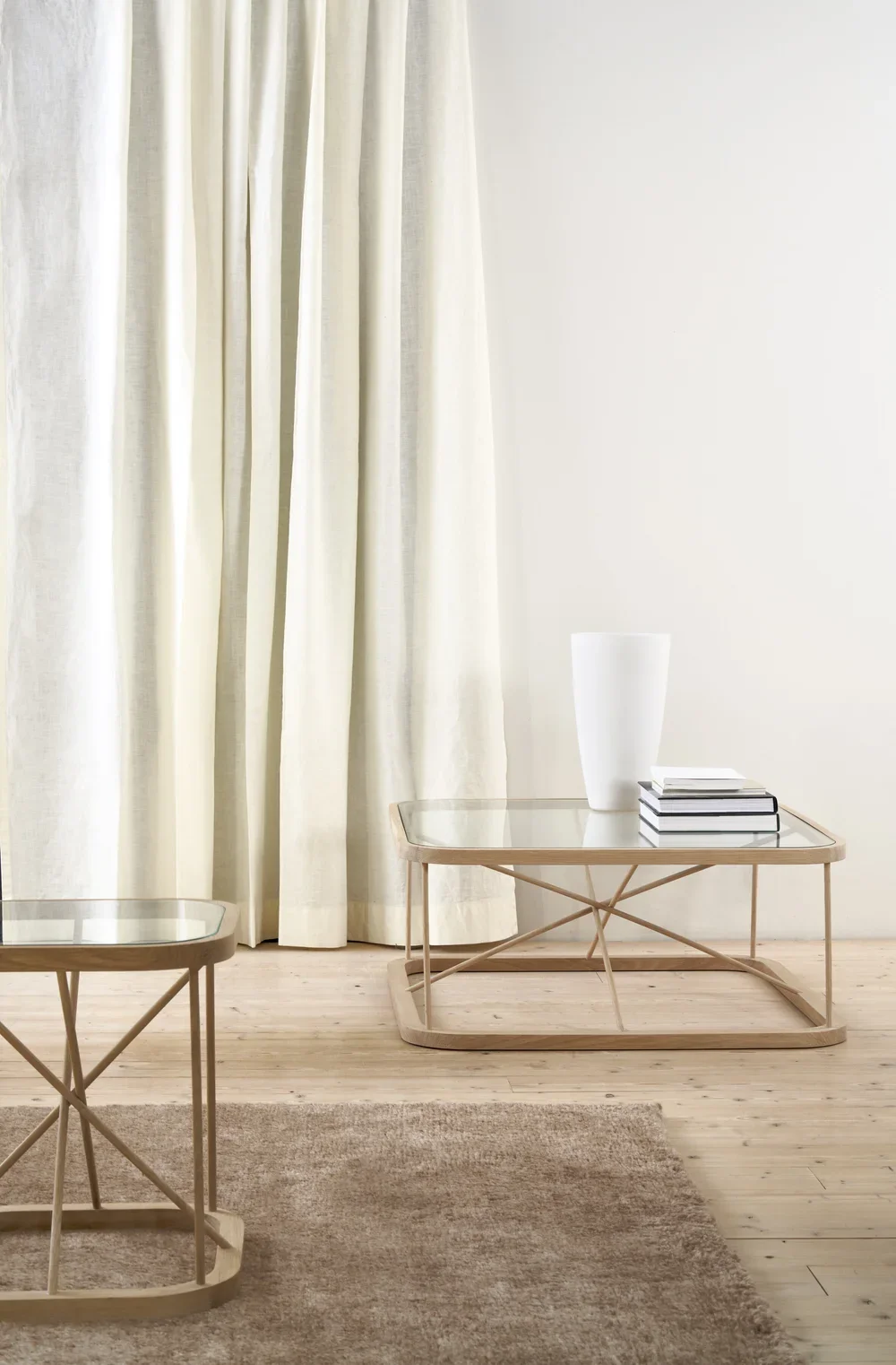 45700W Twiggy S and 46704W Twiggy XL, oak