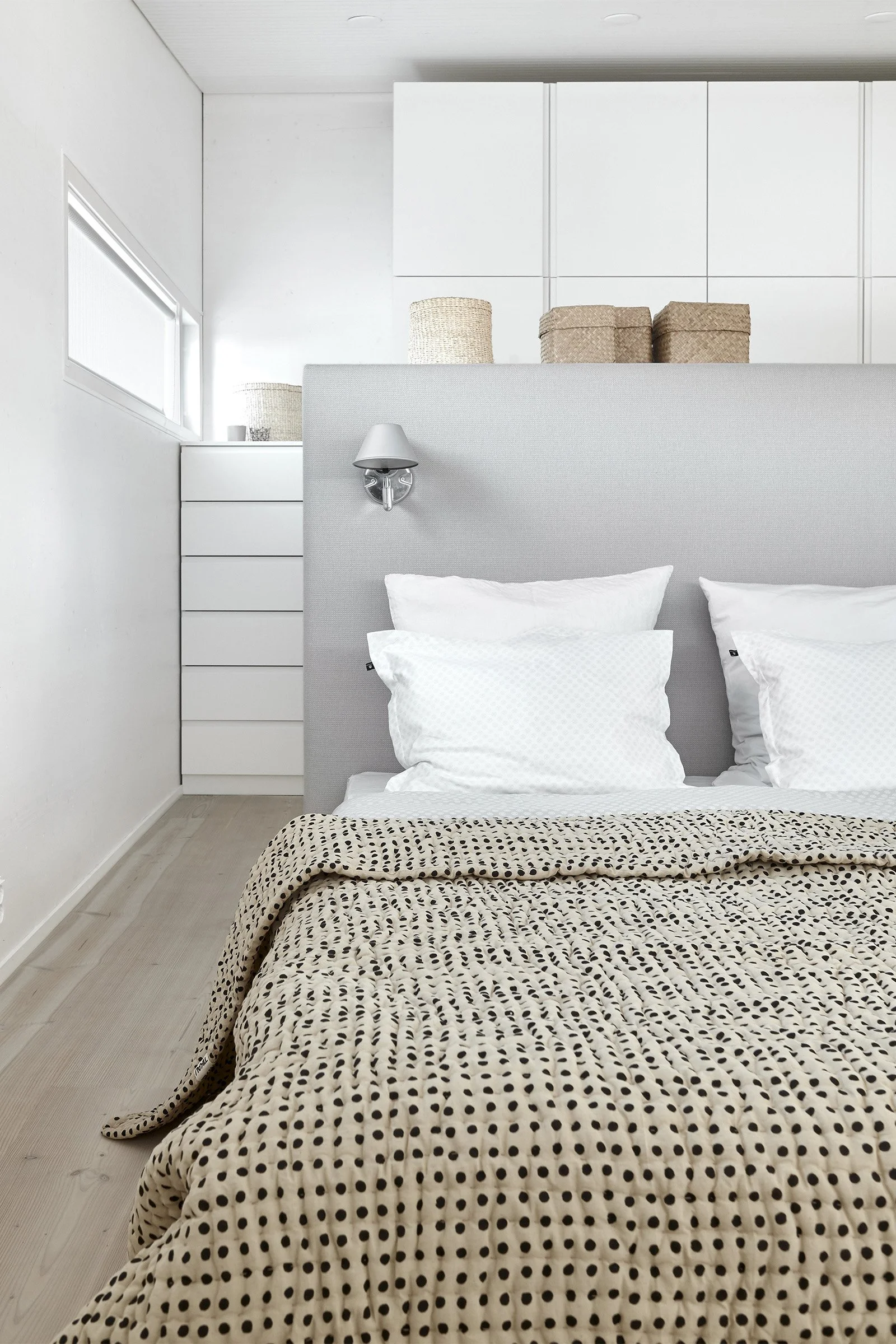 4001C Woodnotes Bed Headboards