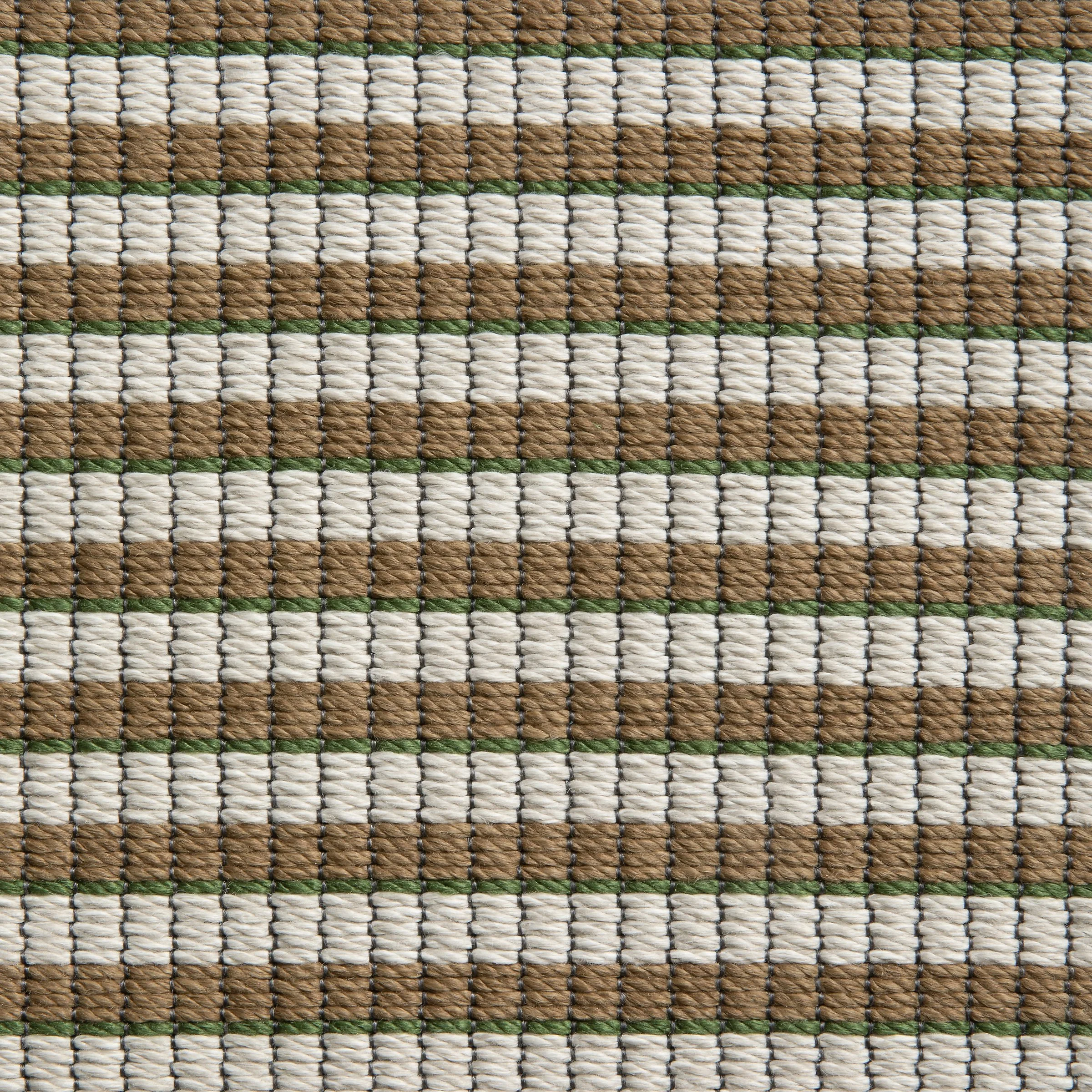 Shadow in/out carpet