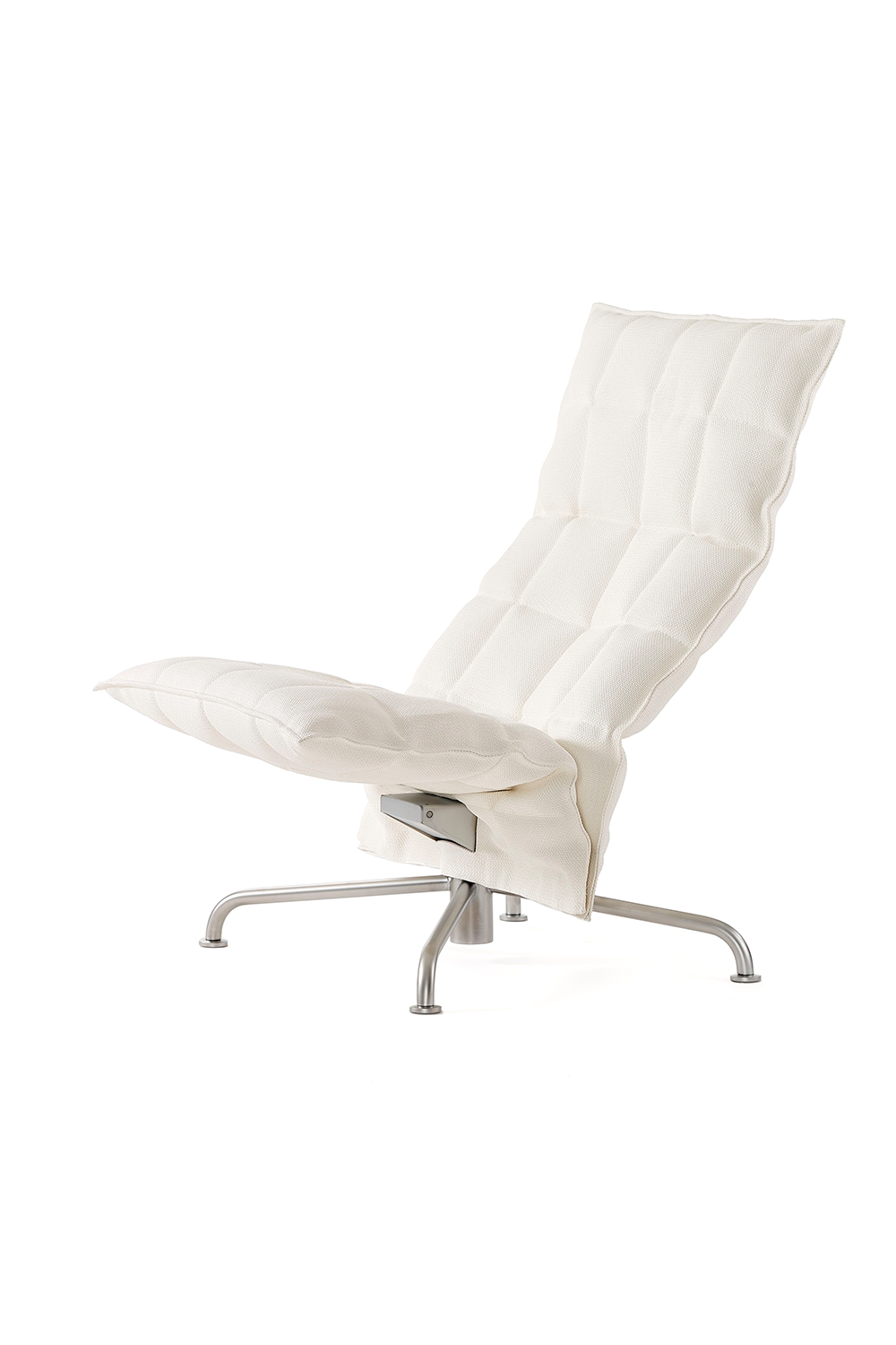 46027 Narrow swivel k Chair with matt-chromed star base, Sand white