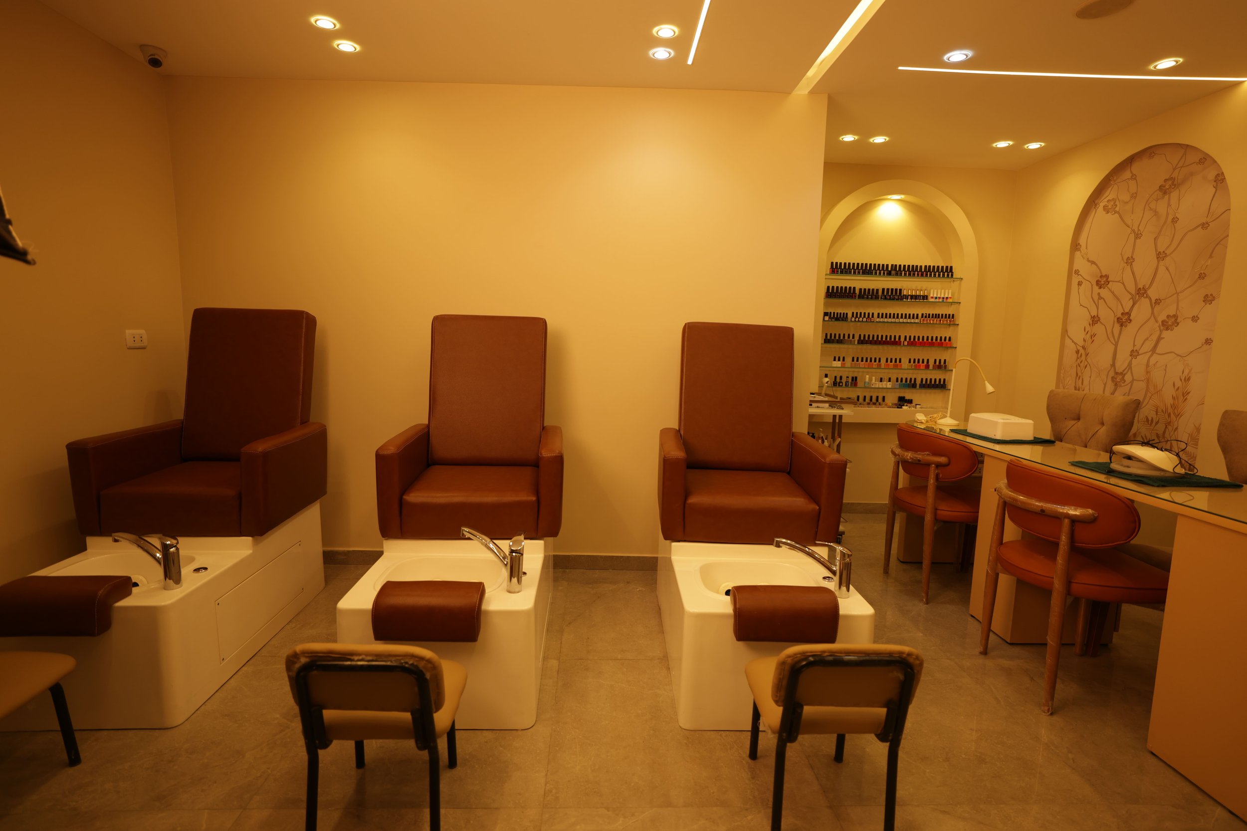 Premium pedicure and nail care women’s spa Cairo