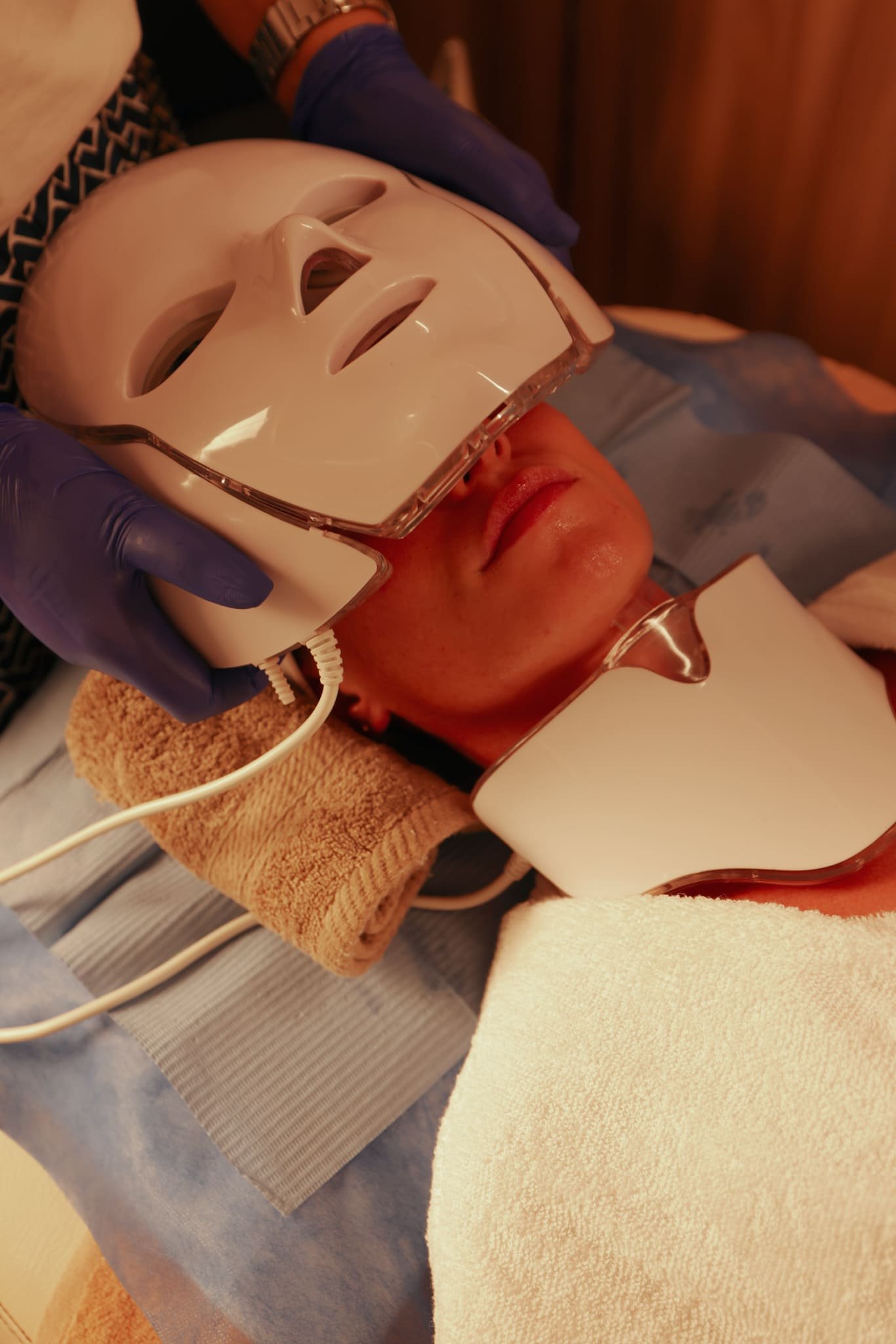 Hydrating red light facial skincare treatment for women Cairo