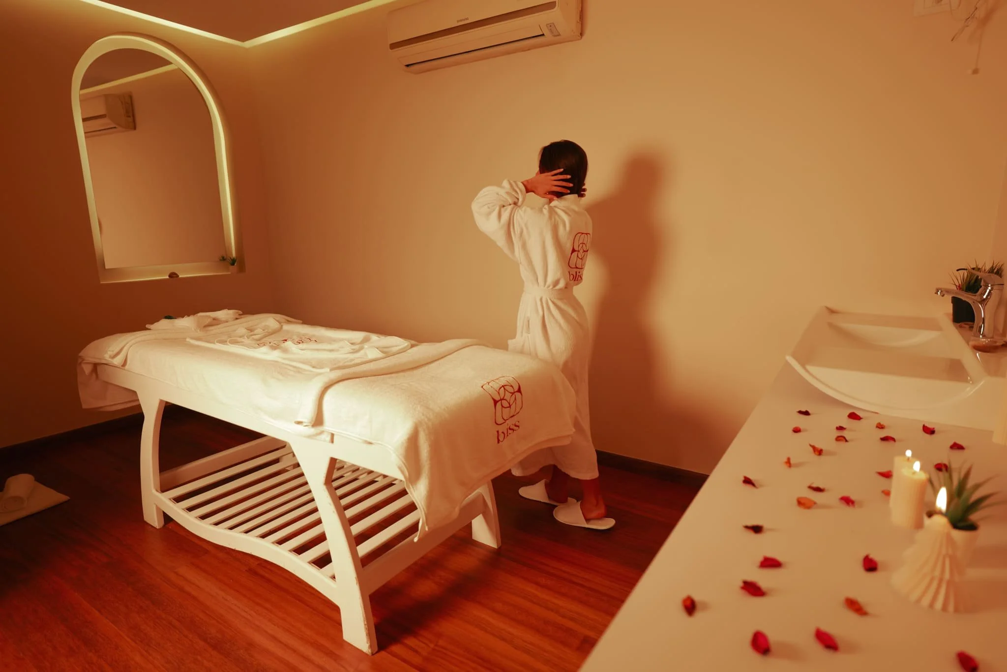 Relaxing full body massage at luxury spa in Heliopolis
